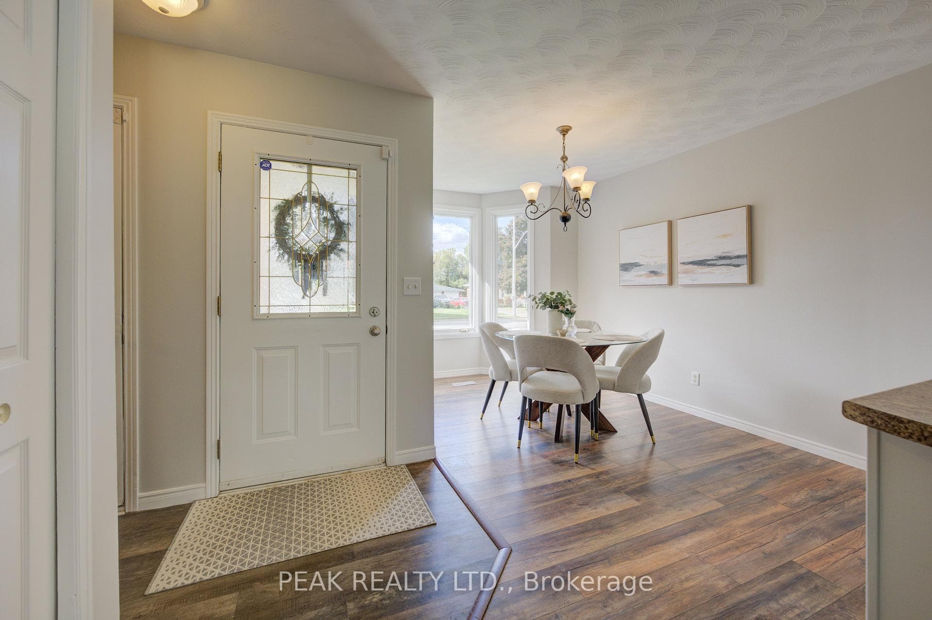 39 Oak Avenue photo 6
