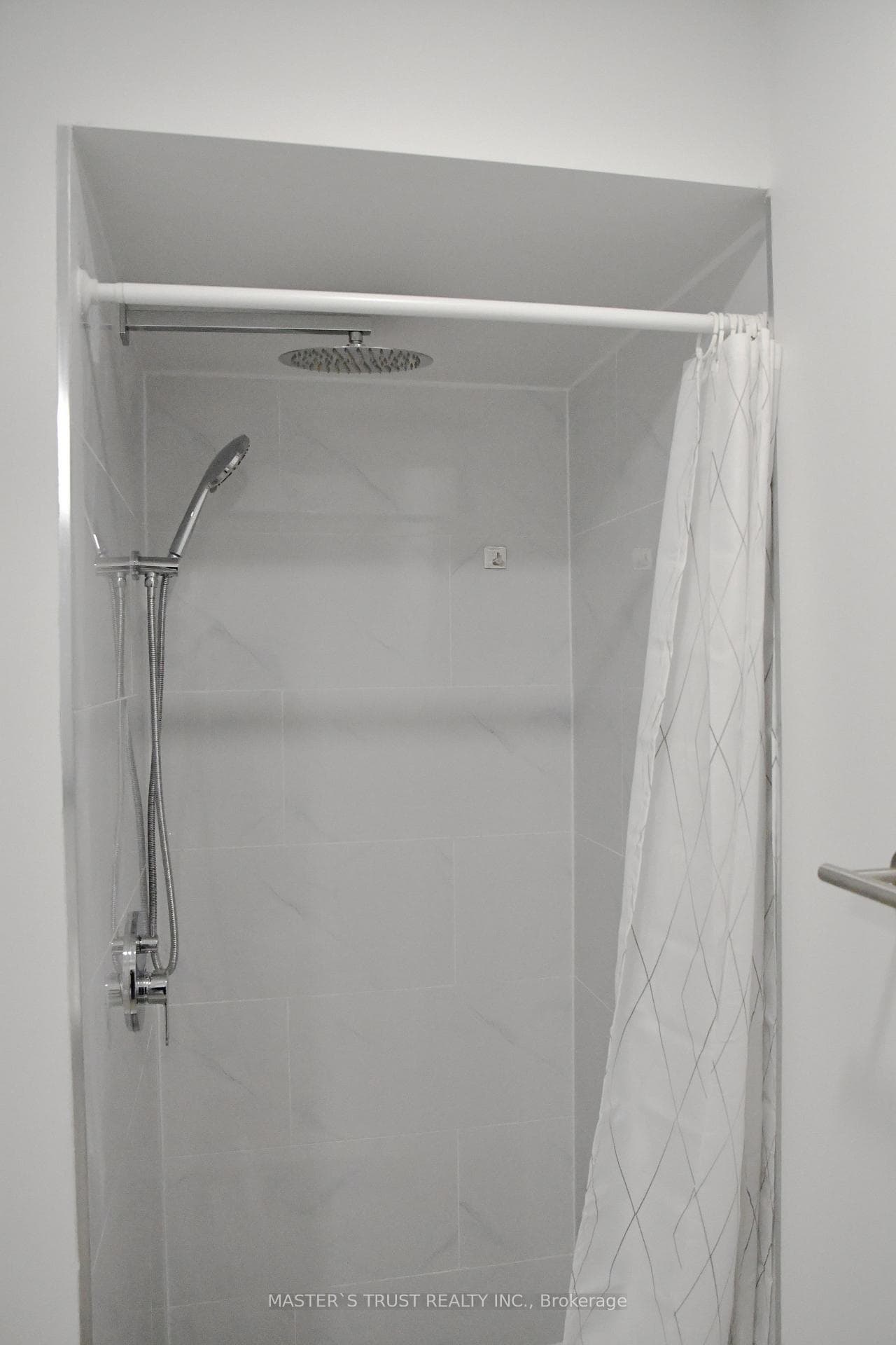73 Bernbridge Road photo 9