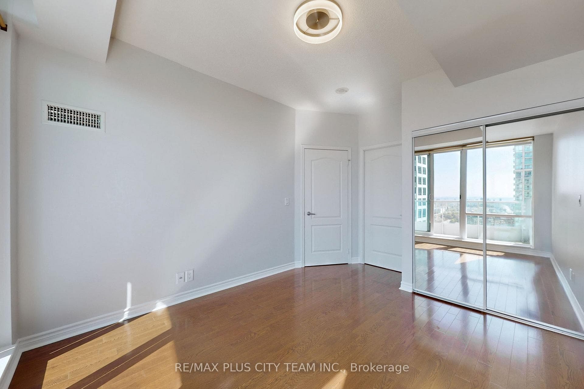 33 Elm Drive Unit 2613 photo 18