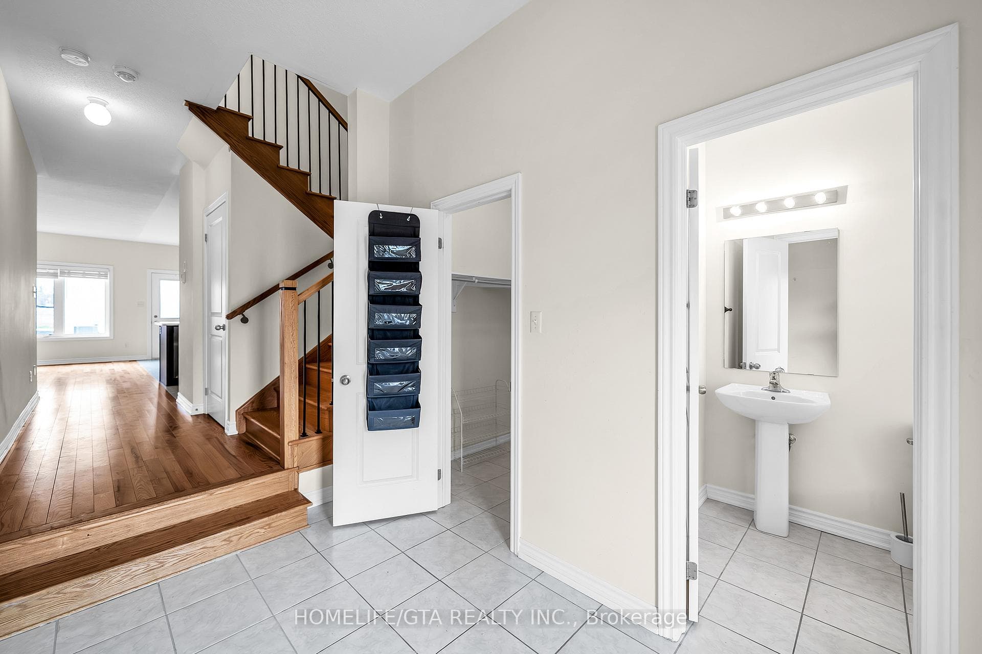 1112 Cameo Street photo 5