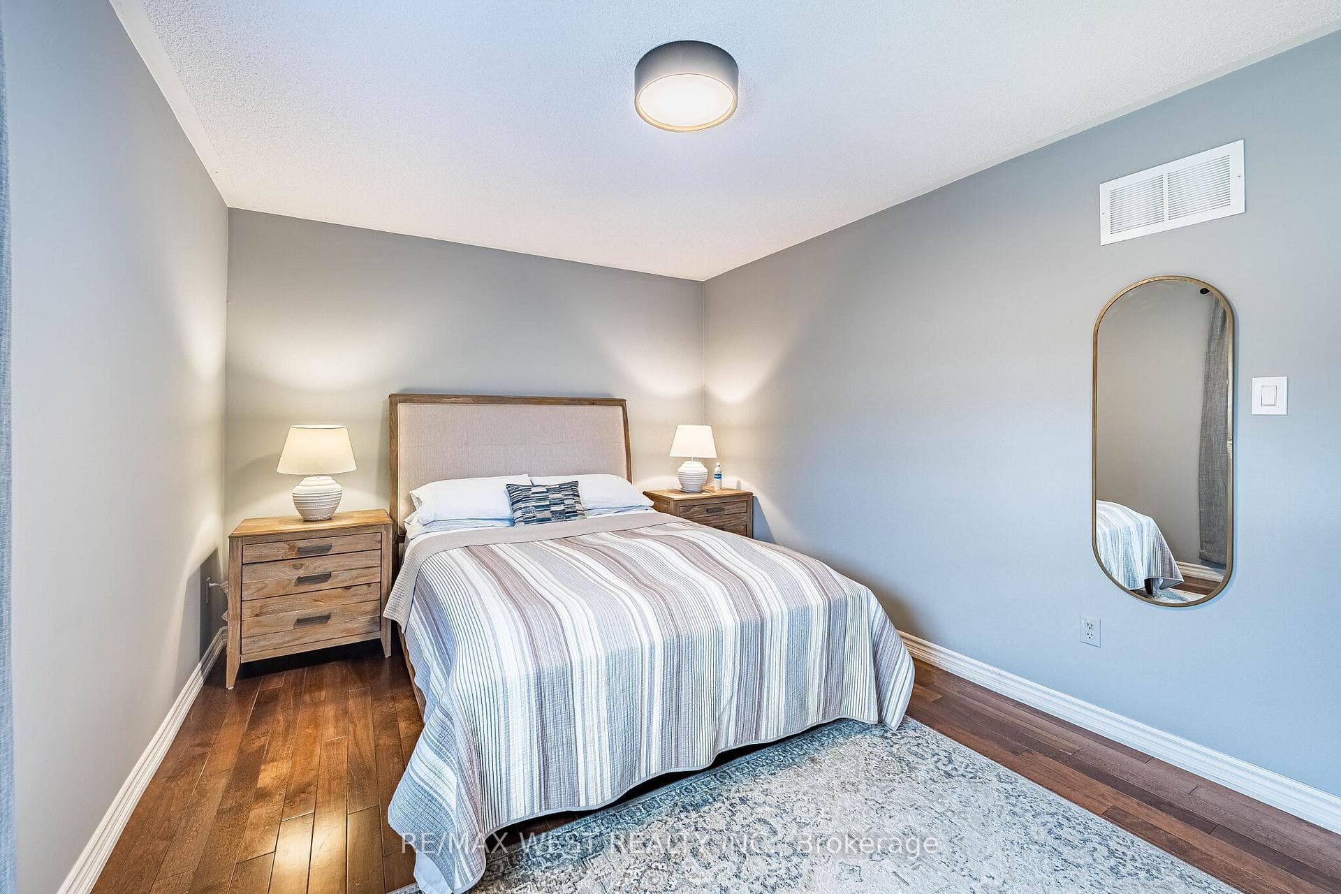 5 Moir Crescent photo 22