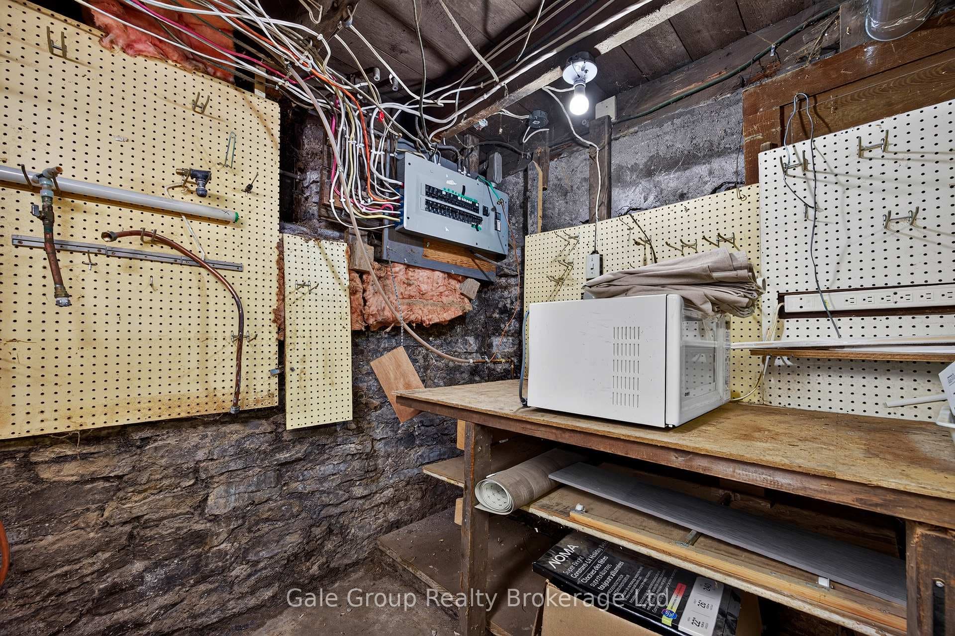 503 Princess Street photo 31