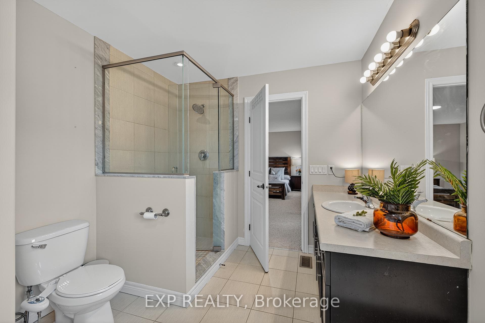 100 Garinger Crescent photo 23