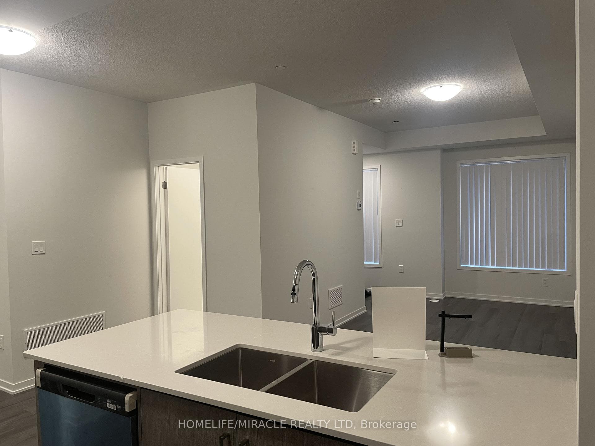141 Honeycrisp Crescent Unit 189 photo 9