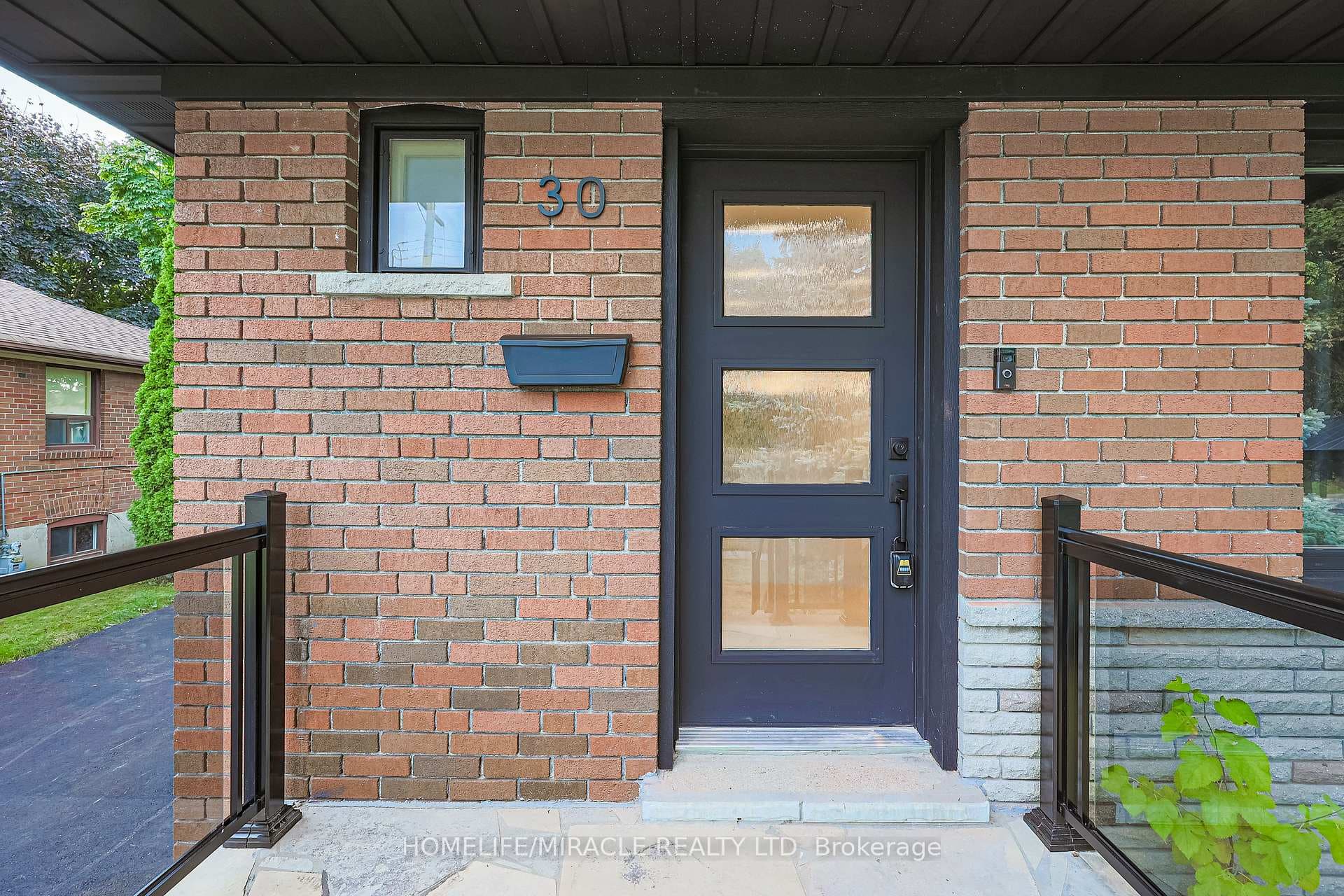 30 chandler Drive photo 2
