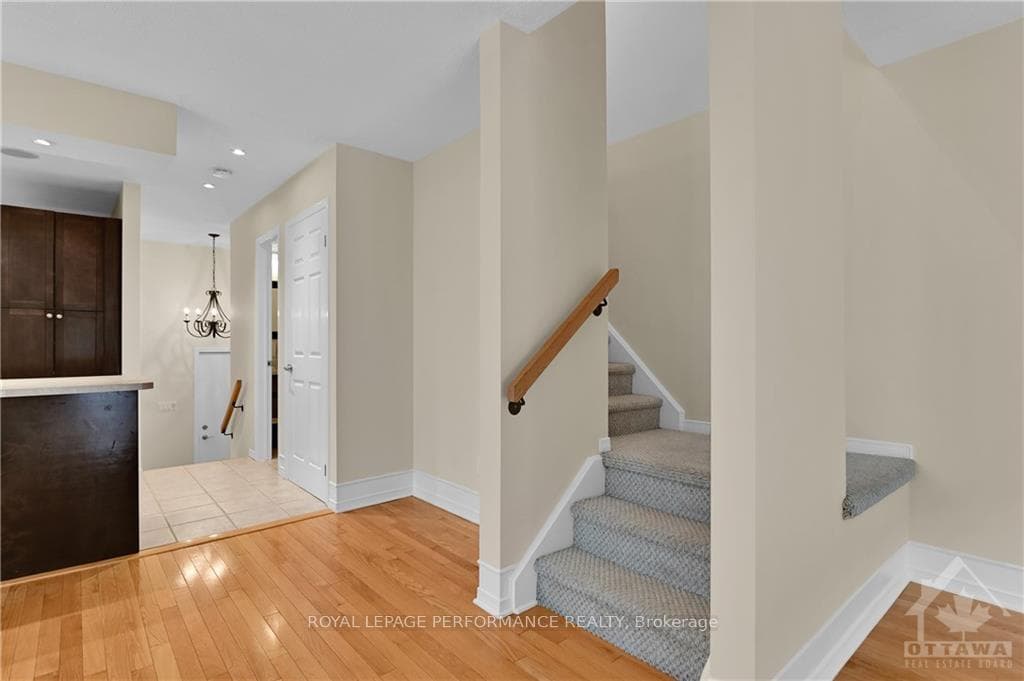 25 STURBRIDGE photo 15