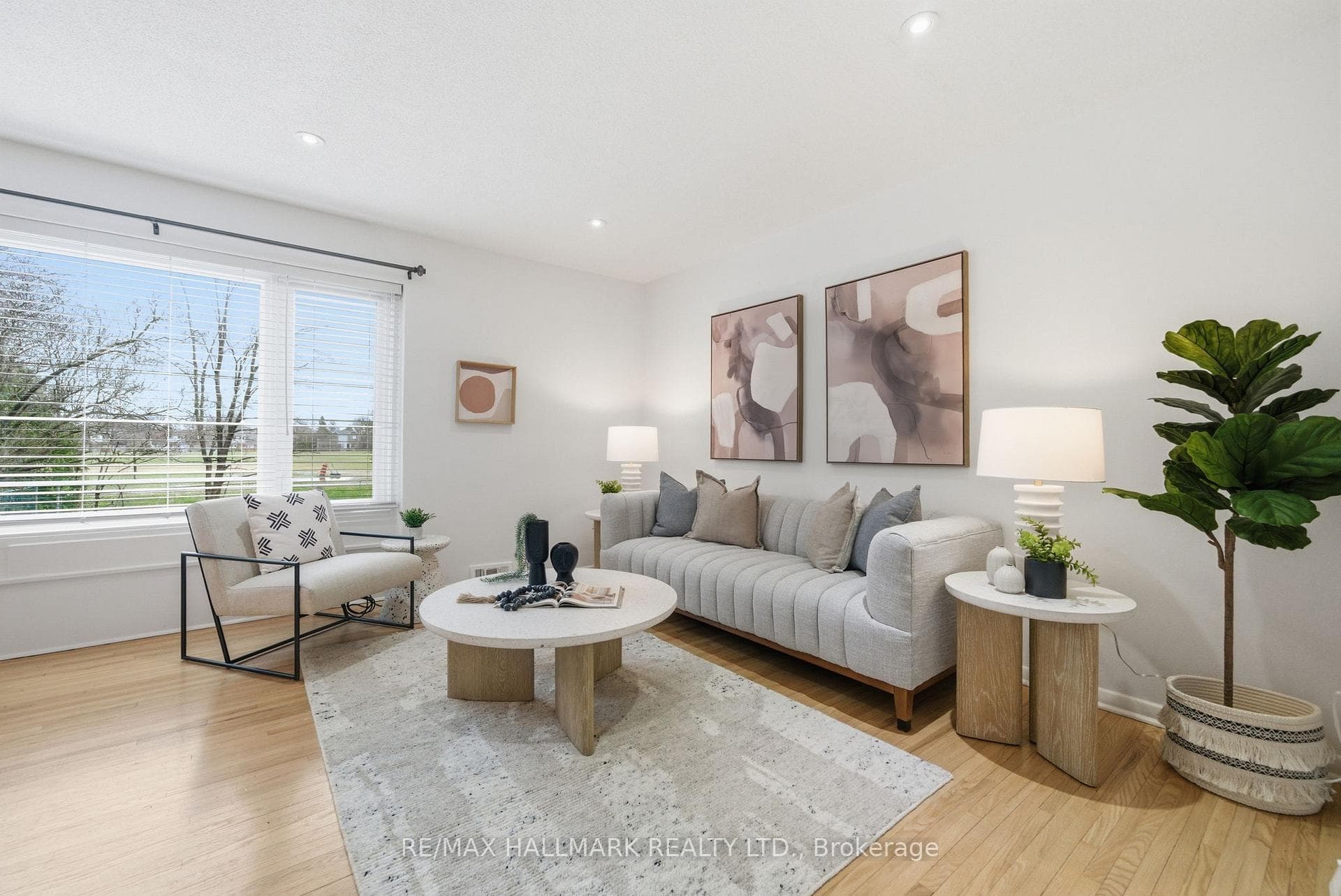 28 Langbourne Place photo 9