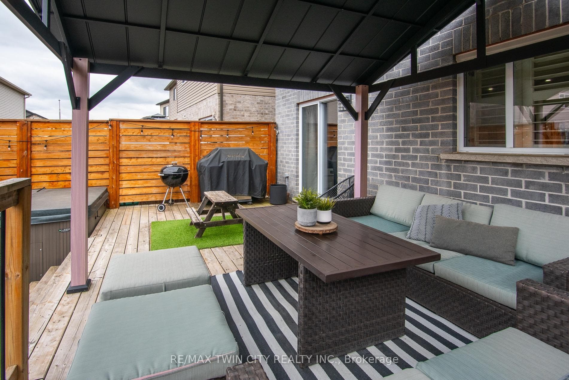 208 Birkinshaw Road photo 41