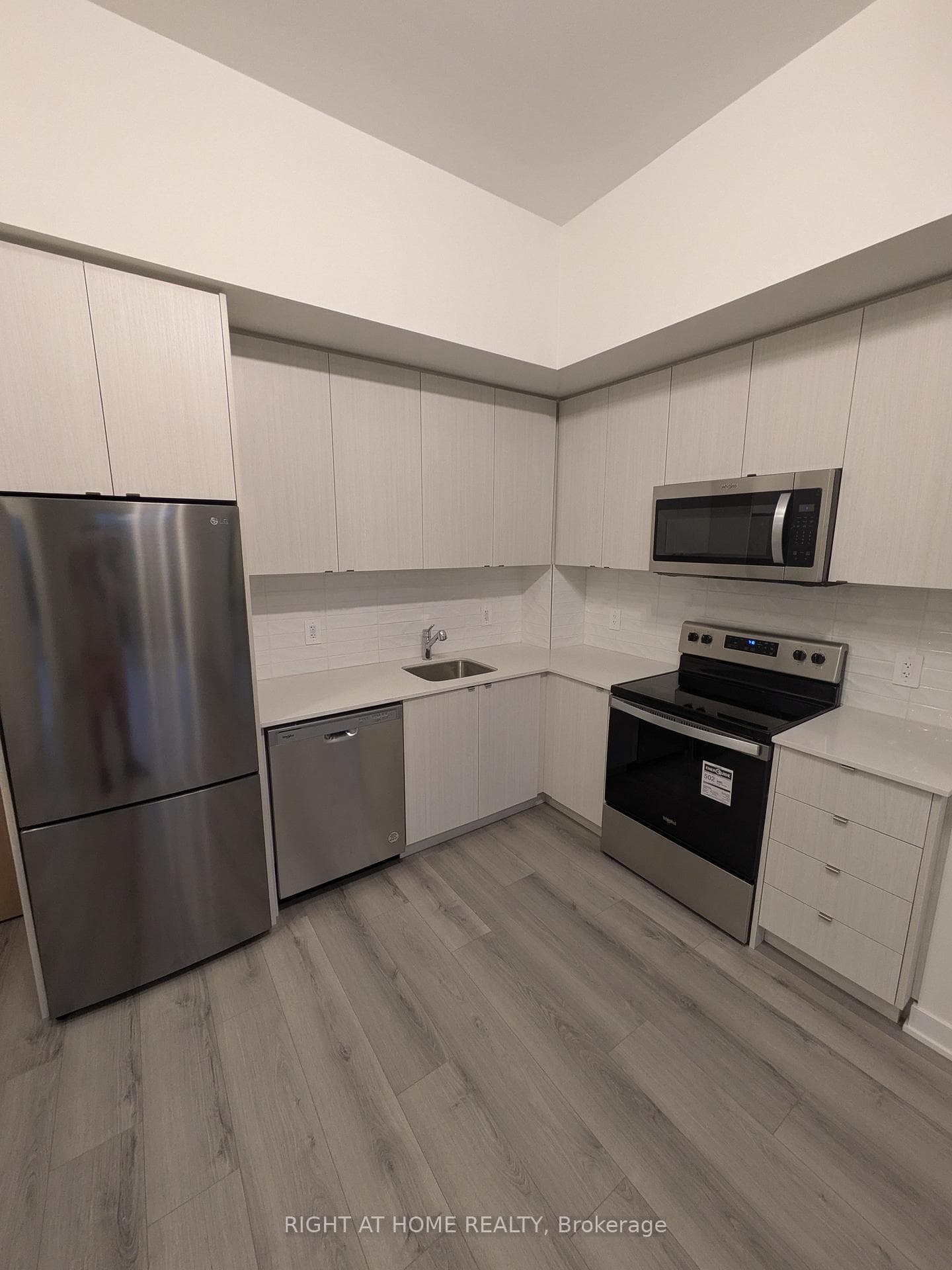 1440 Clarriage Court Unit 102 photo 5