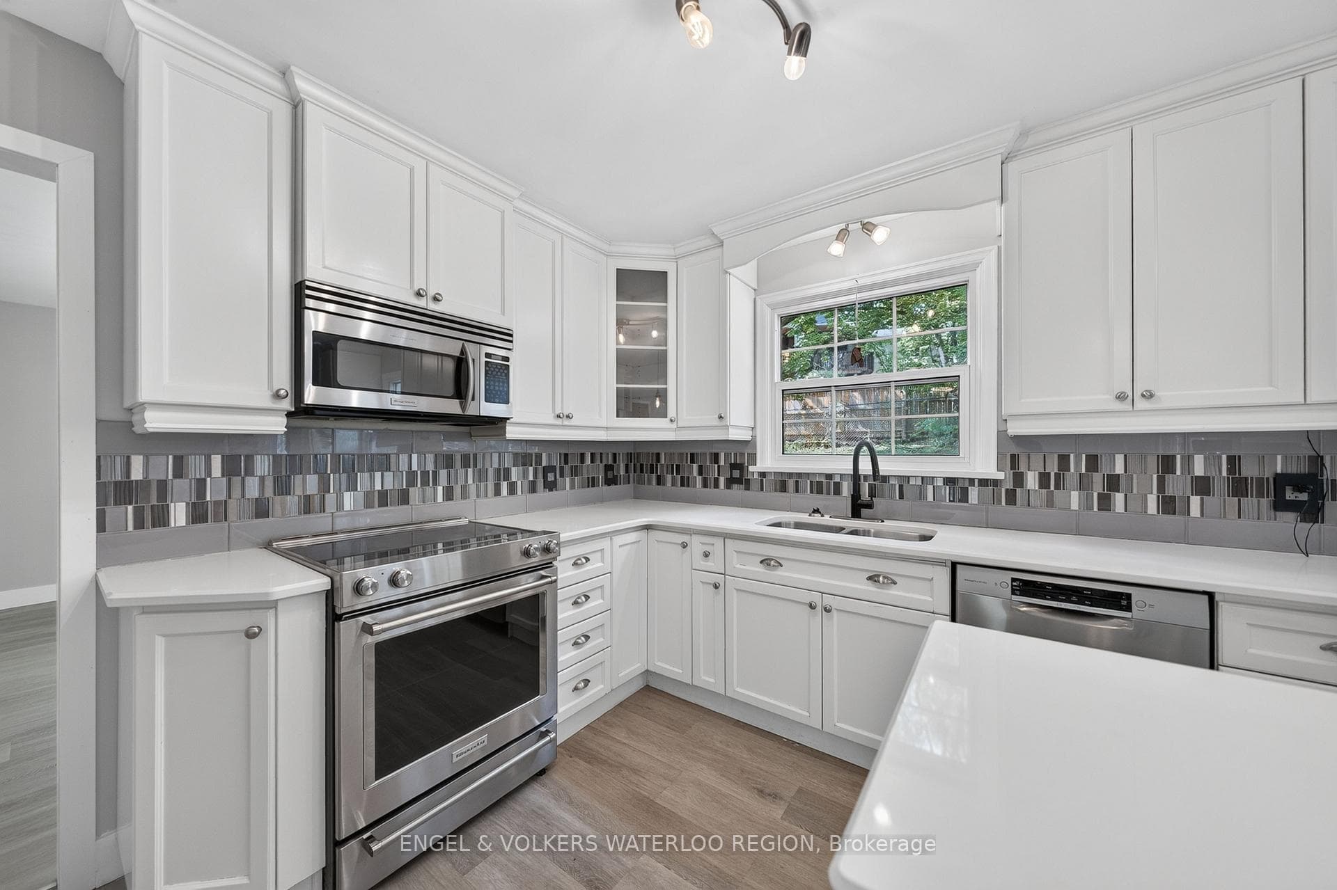 256 Shakespeare Drive photo 13
