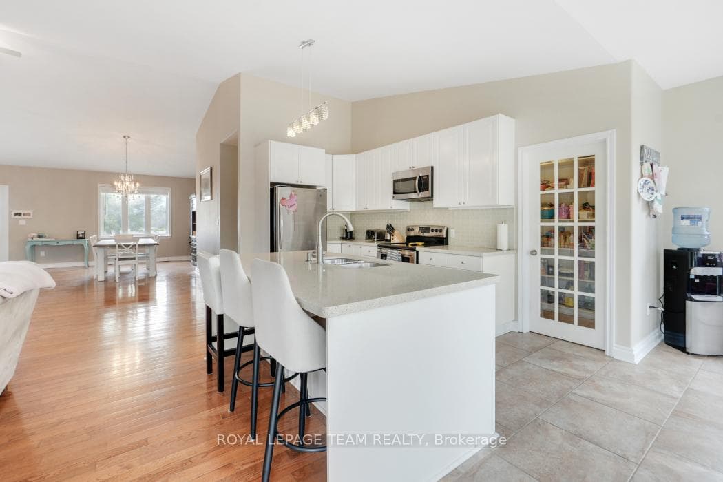 986 South Gower Drive photo 13