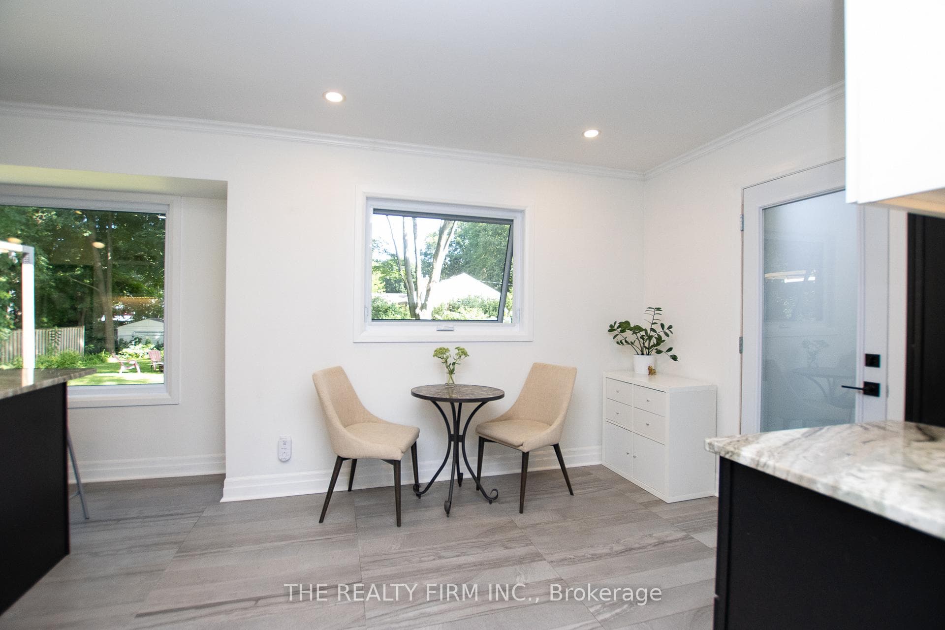 465 Riverside Drive photo 7