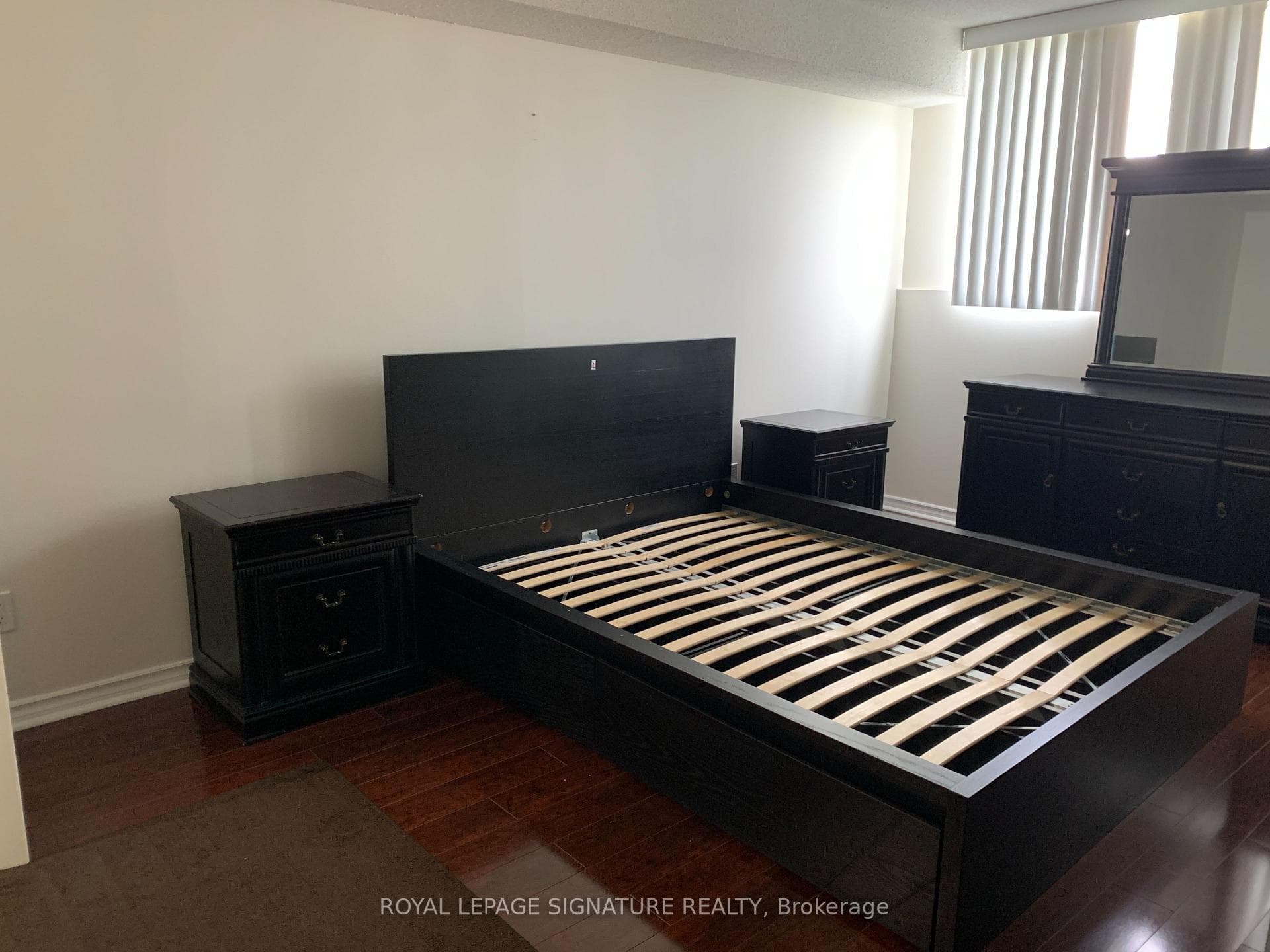 3695 Kaneff Crescent Unit 1107 photo 7