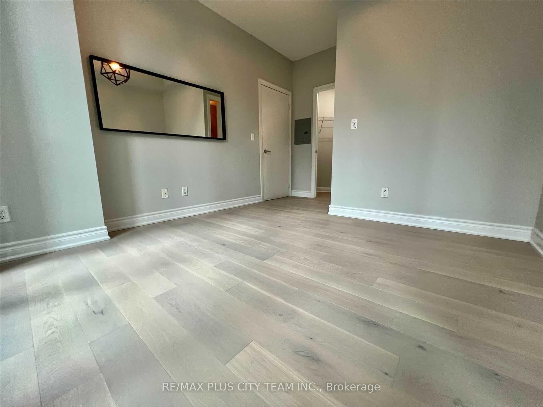 12 Yonge Street Unit 402 photo 12