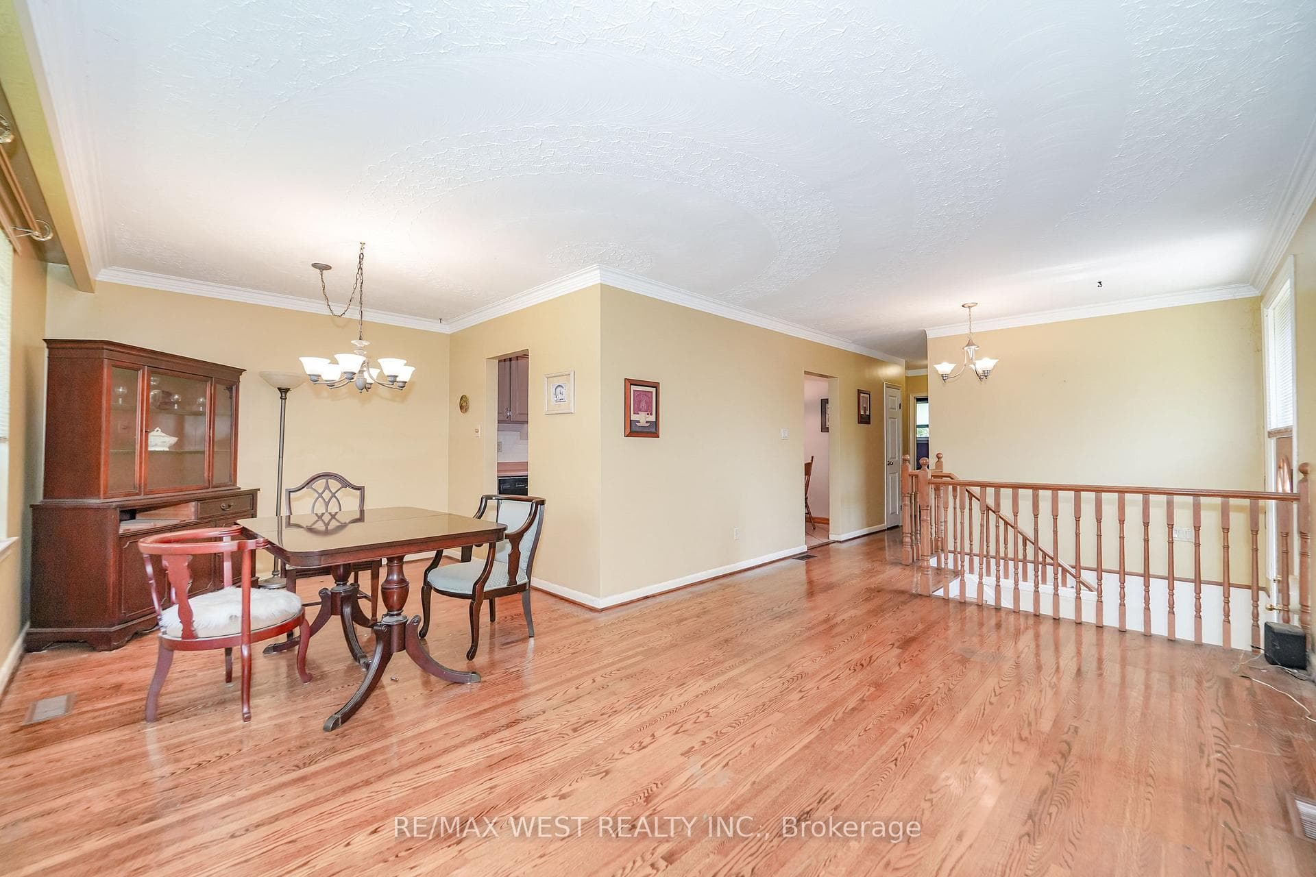18 Mcclure Avenue photo 3