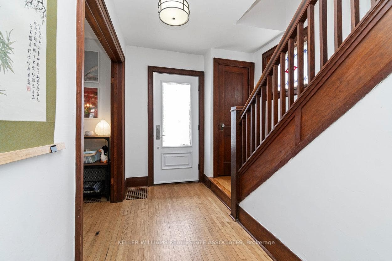 24 Ellen Street photo 5