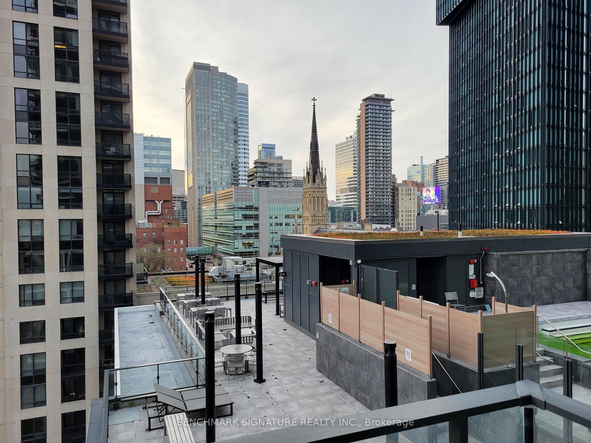77 Shuter Street Unit 1001 photo 1