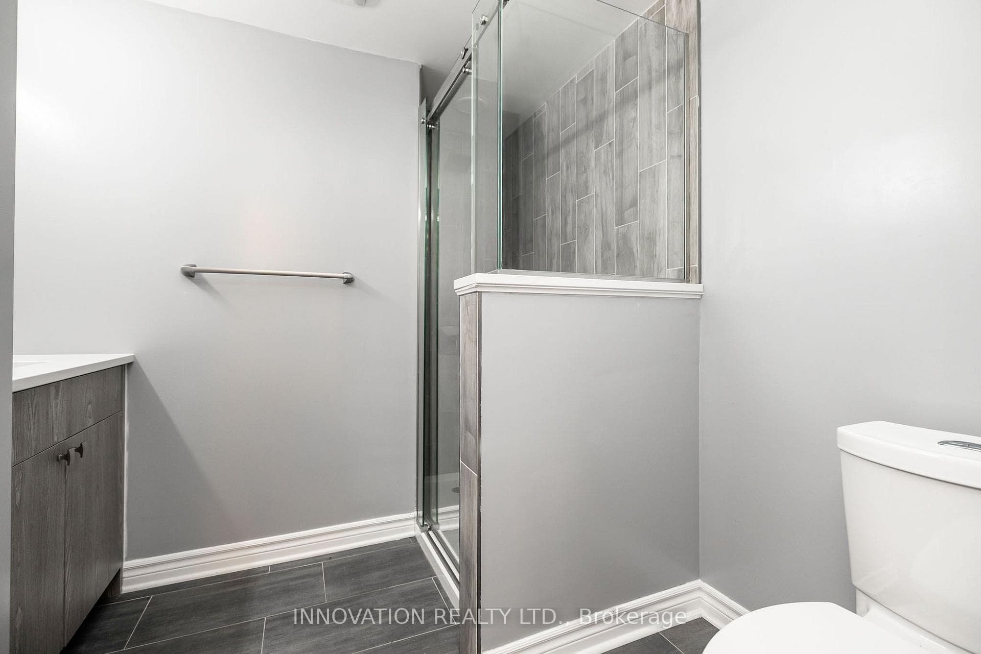 277 Applecross Crescent photo 33