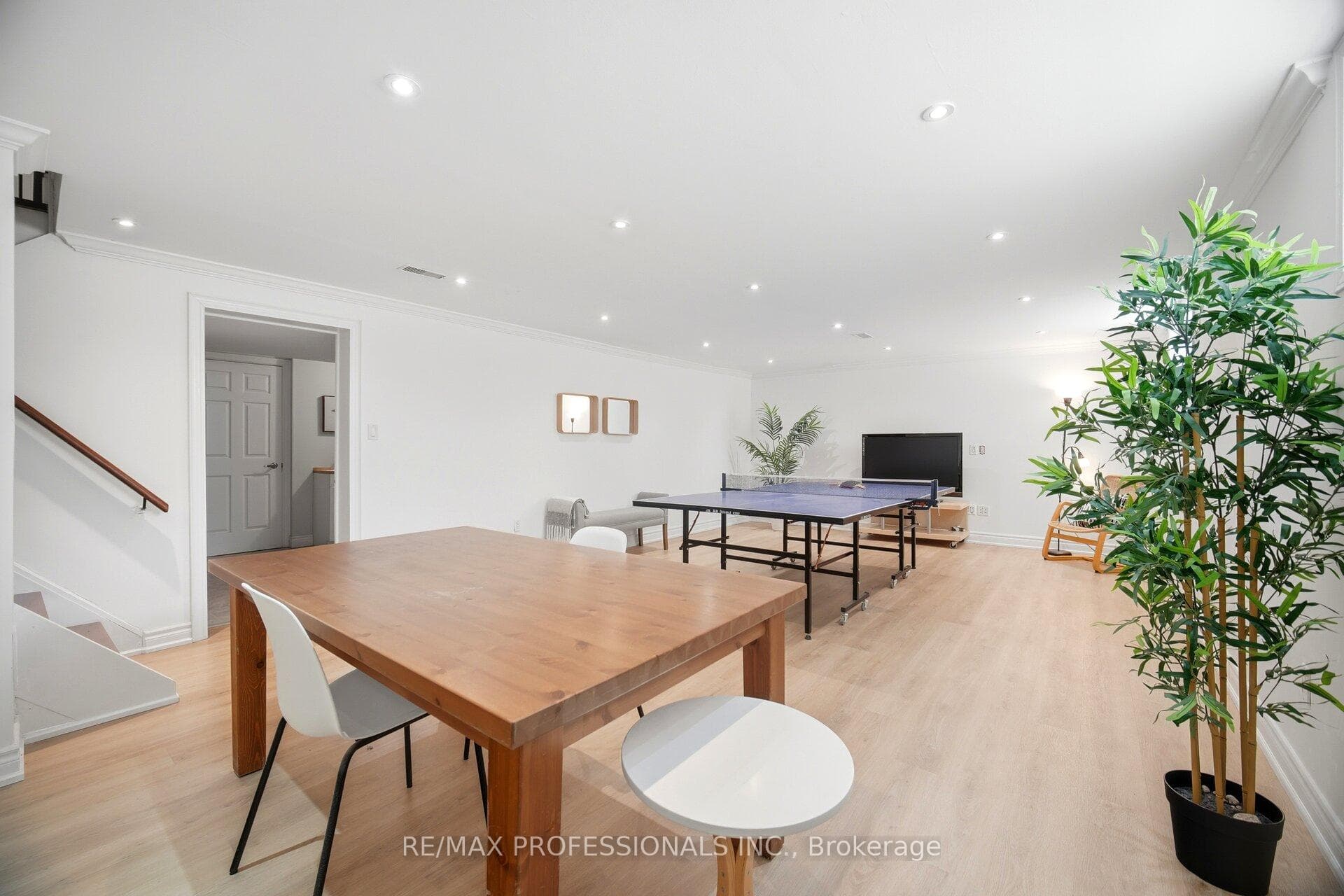 12 Thicket Road photo 37