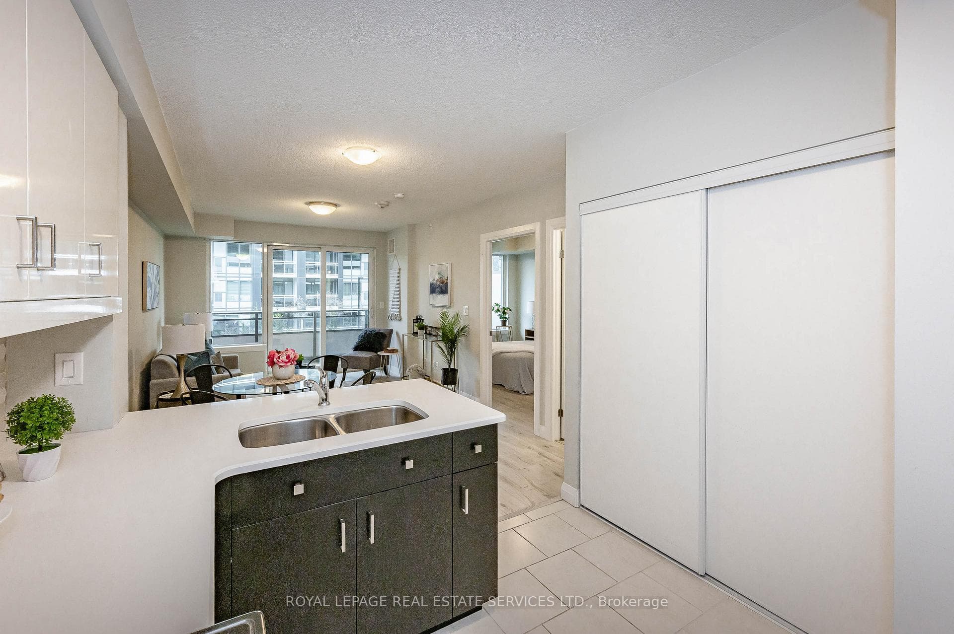 53 Arthur Street Unit 314 photo 15