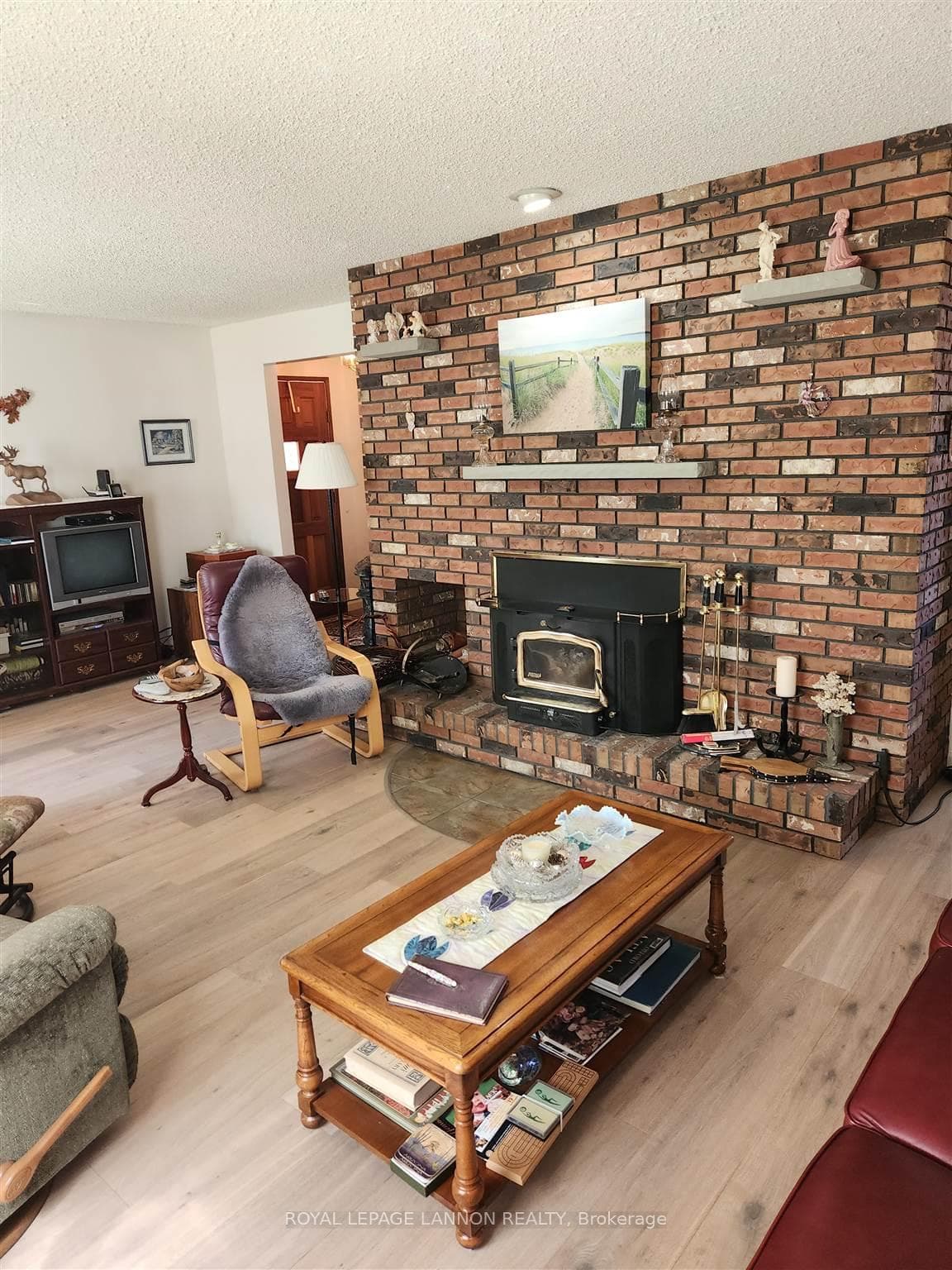 137 County Boulevard photo 7
