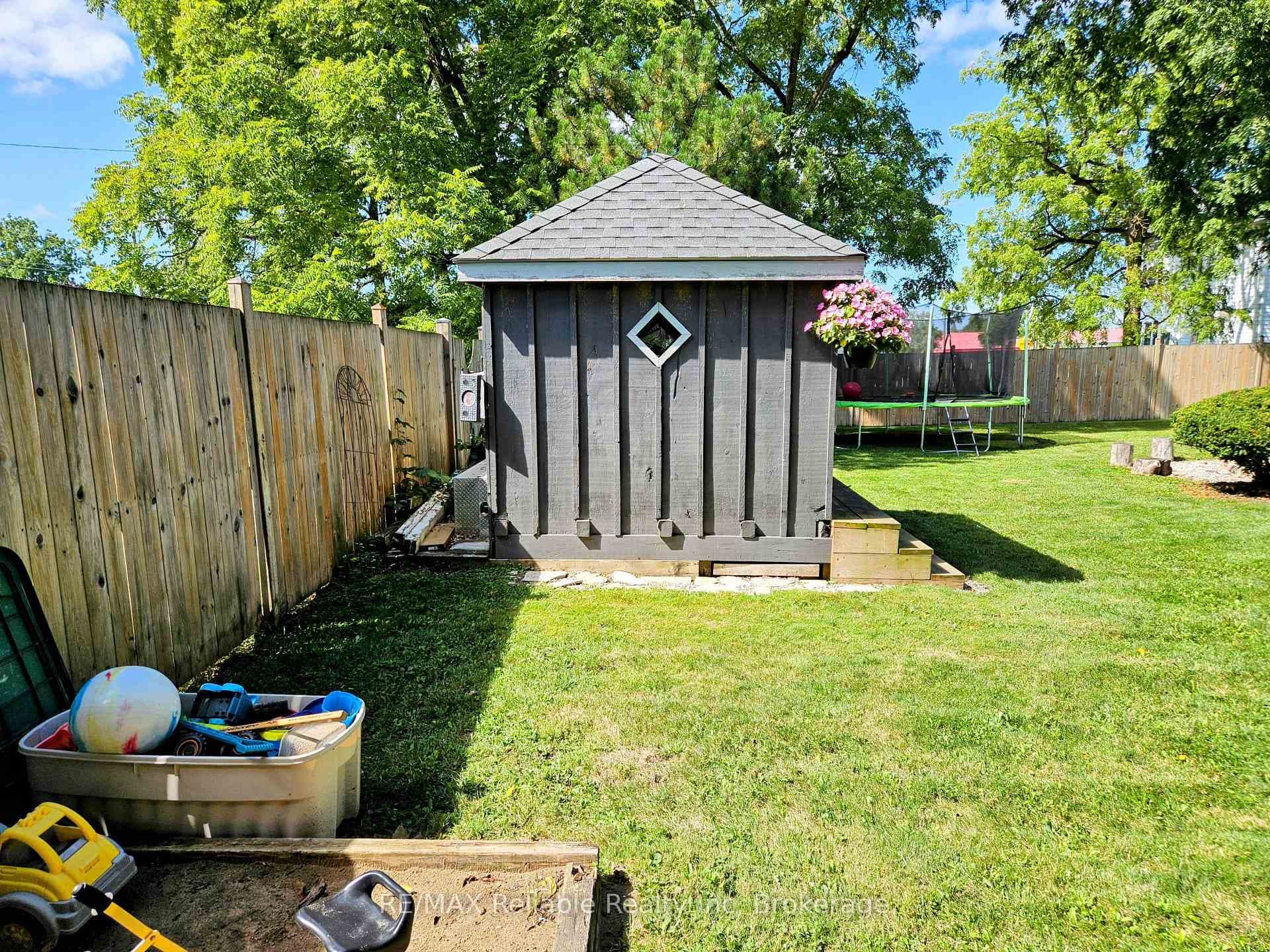 212 James Street photo 39