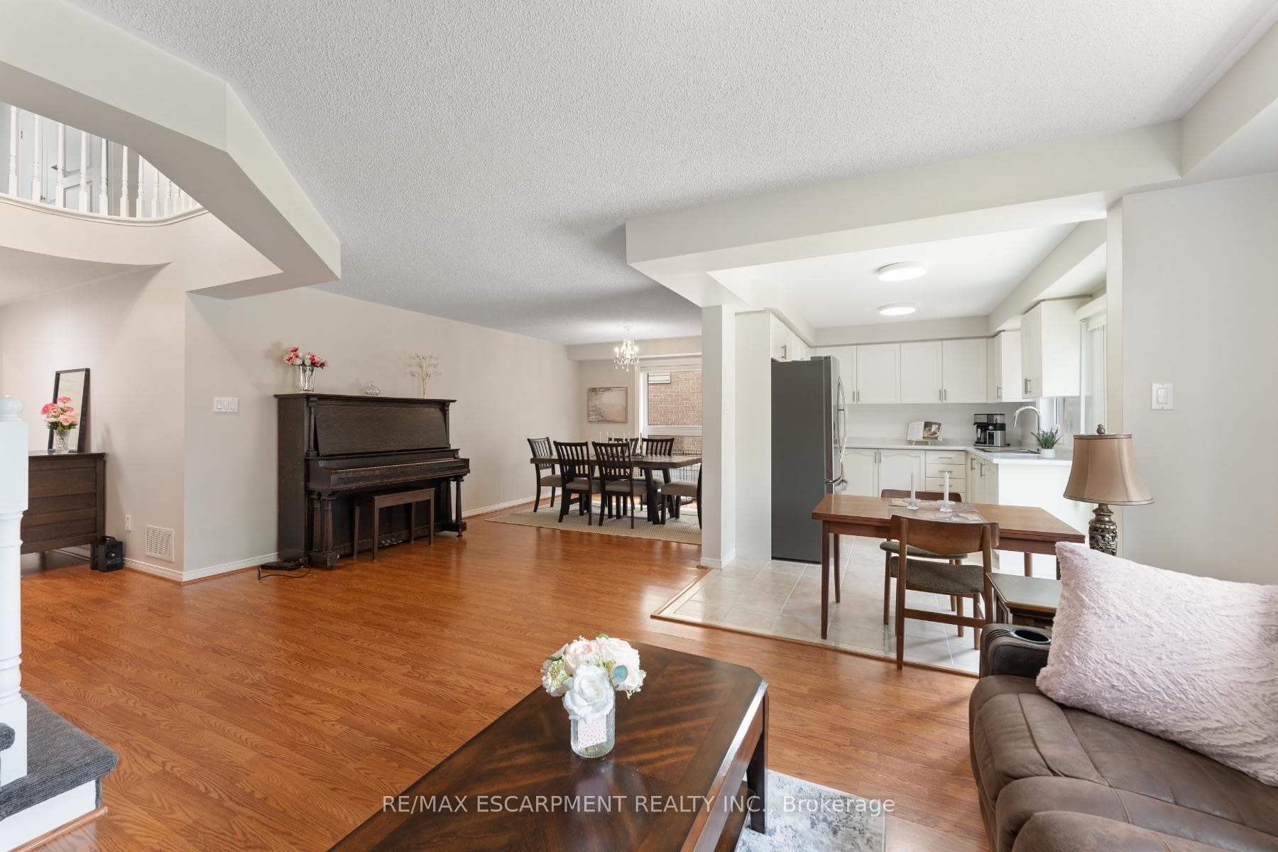 83 ROCKHAVEN Lane photo 16