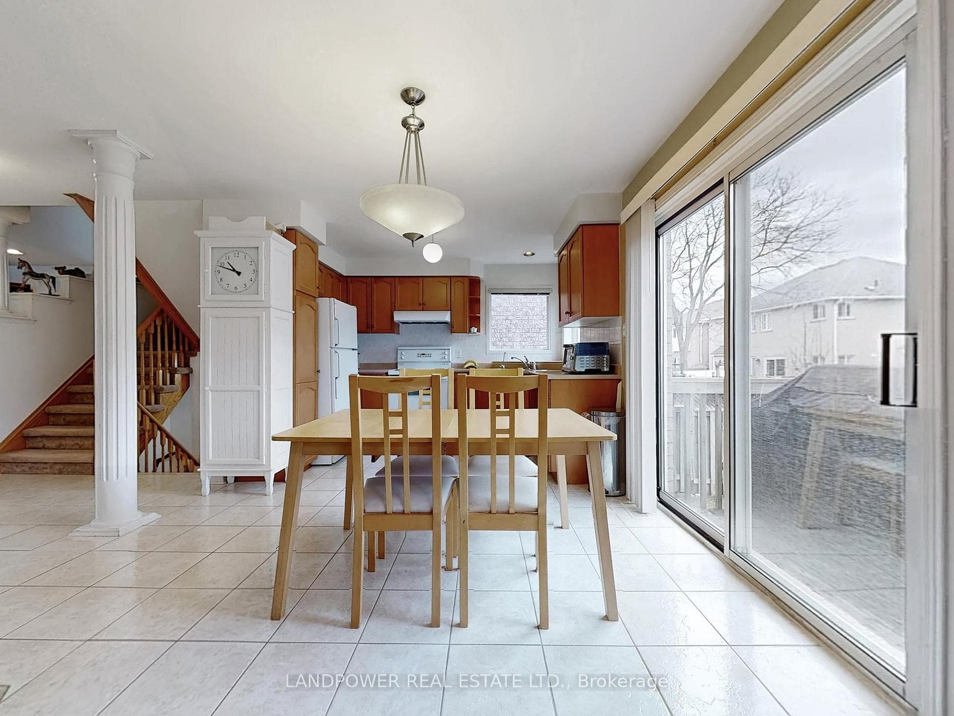 82 Littleleaf Crescent photo 15