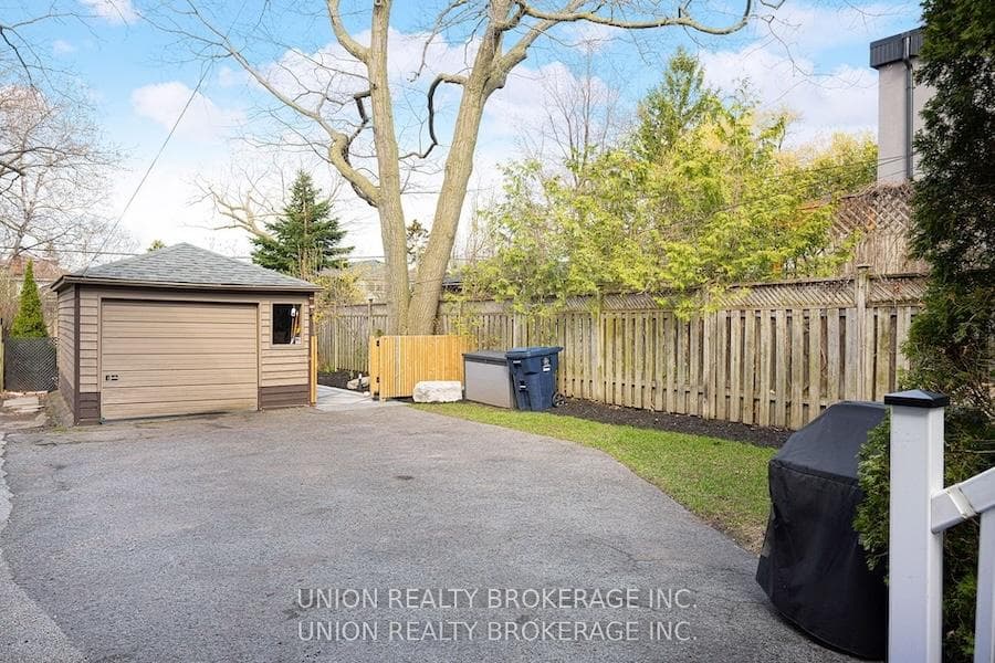 48 Queensbury Avenue photo 34