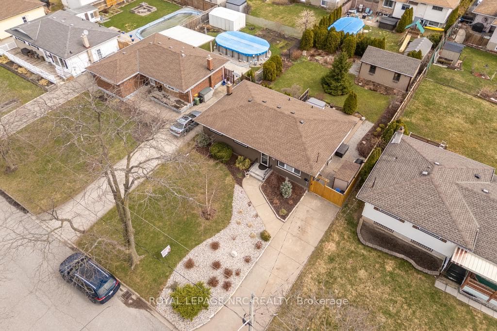 38 Lanark Crescent photo 29