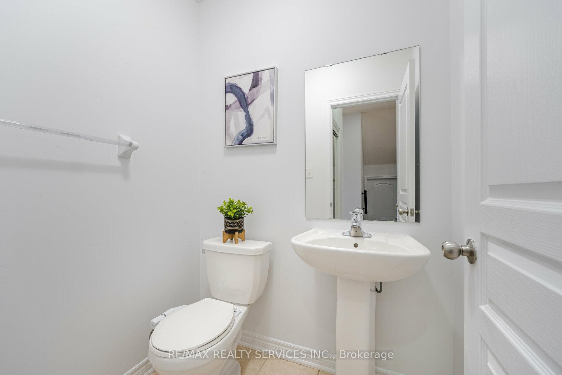 258 Robert Parkinson Drive photo 17