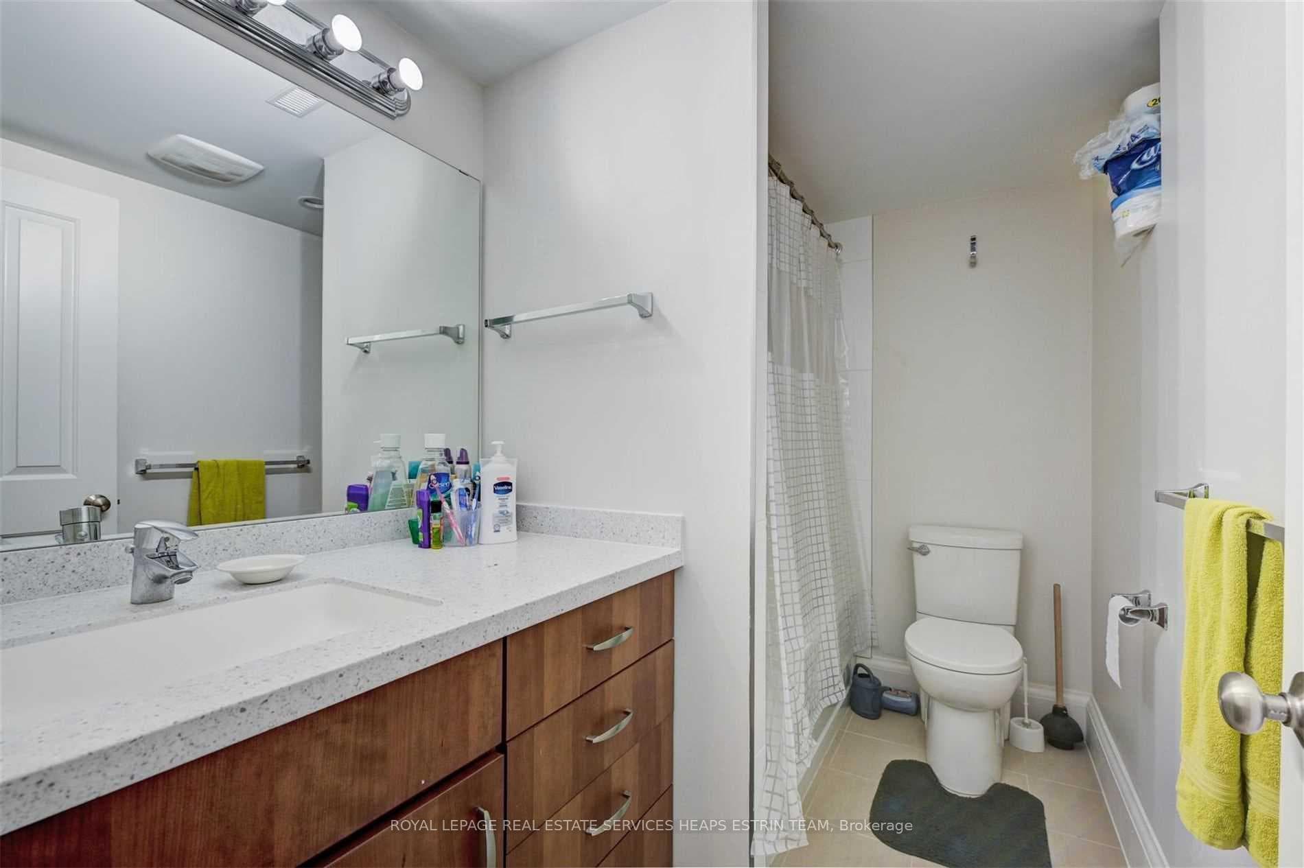 149 Robert Street Unit Lower photo 5