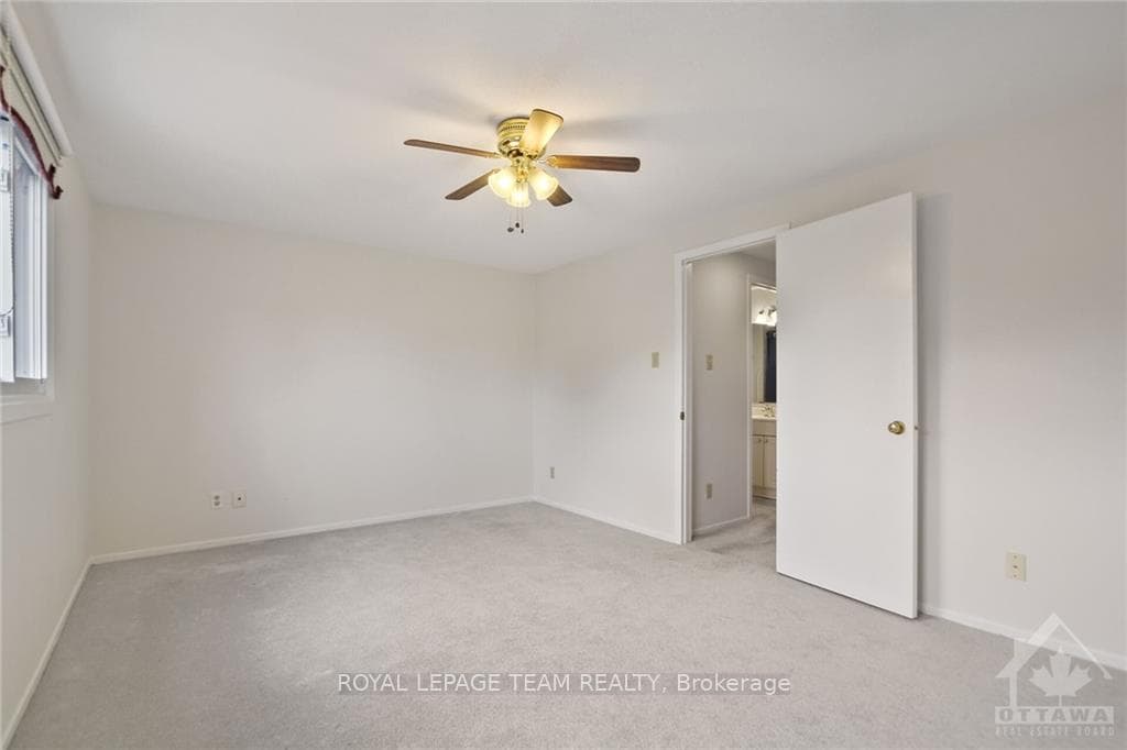 29 SHEARER Crescent photo 16