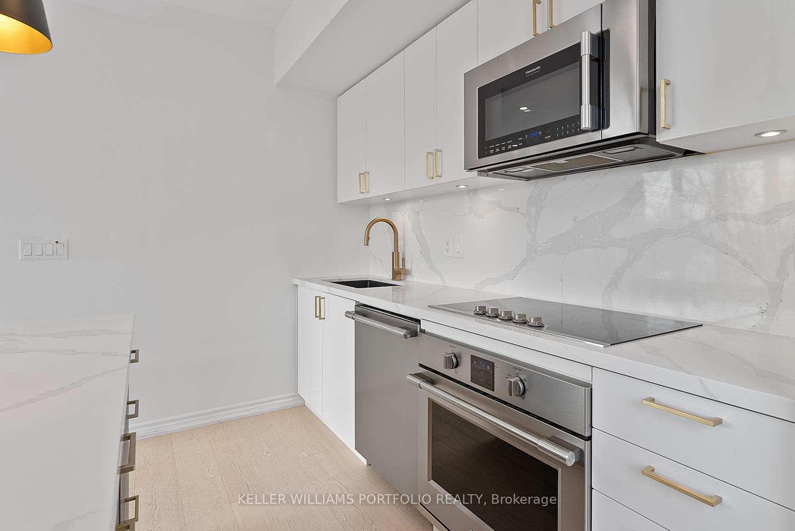 50 Carnation Avenue Unit 131 photo 22