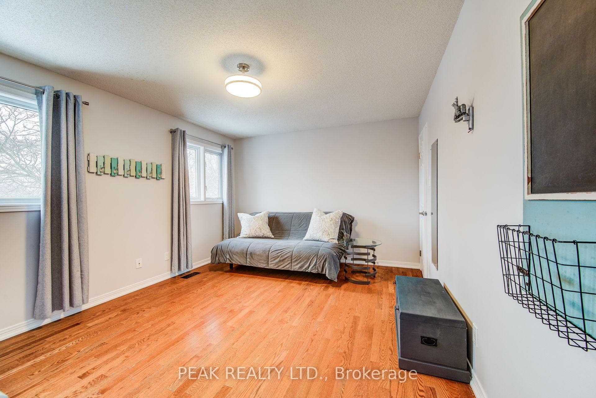 367 Meadowvale Place photo 31
