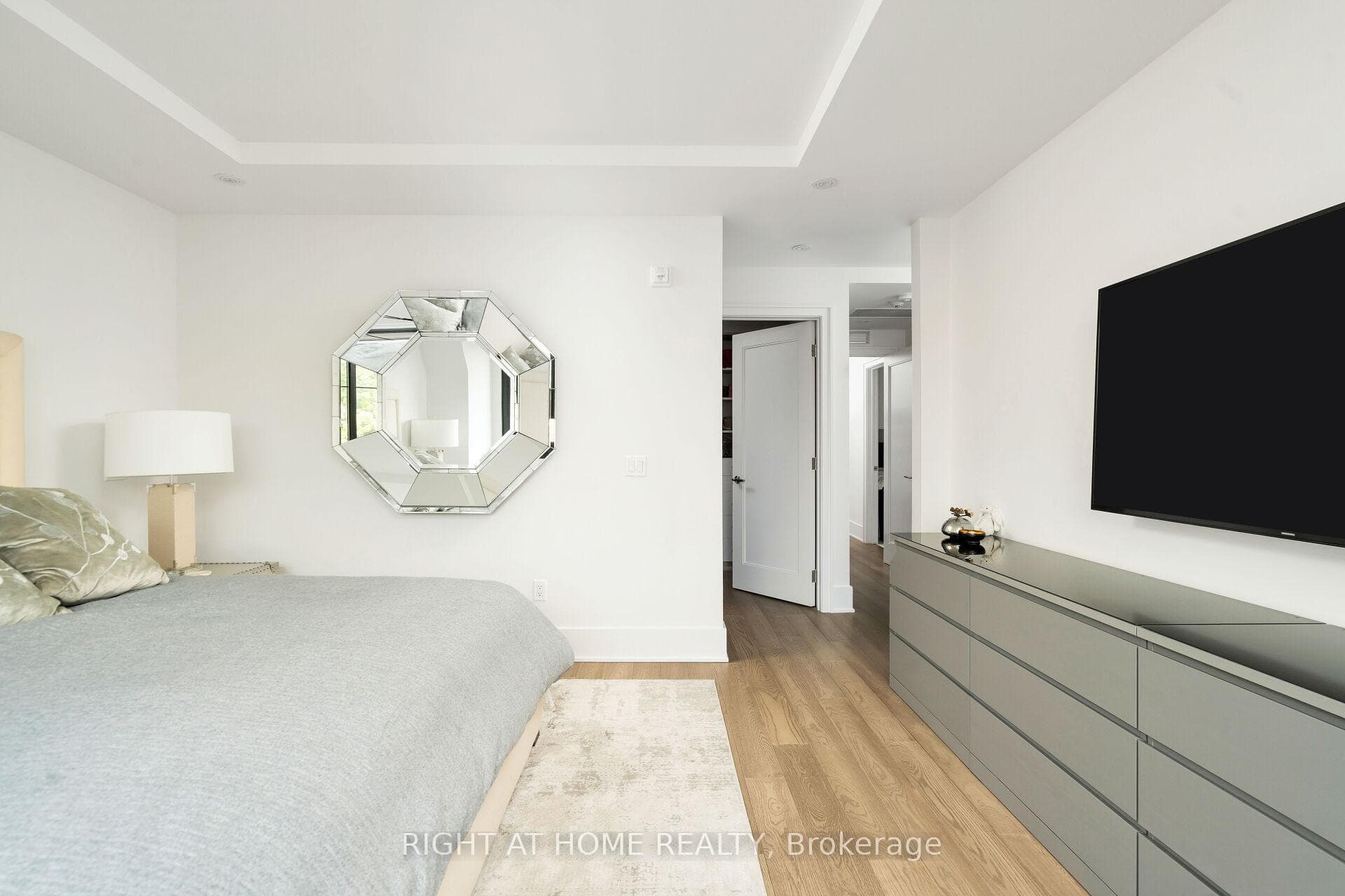 36 Birch Avenue Unit 303 photo 24