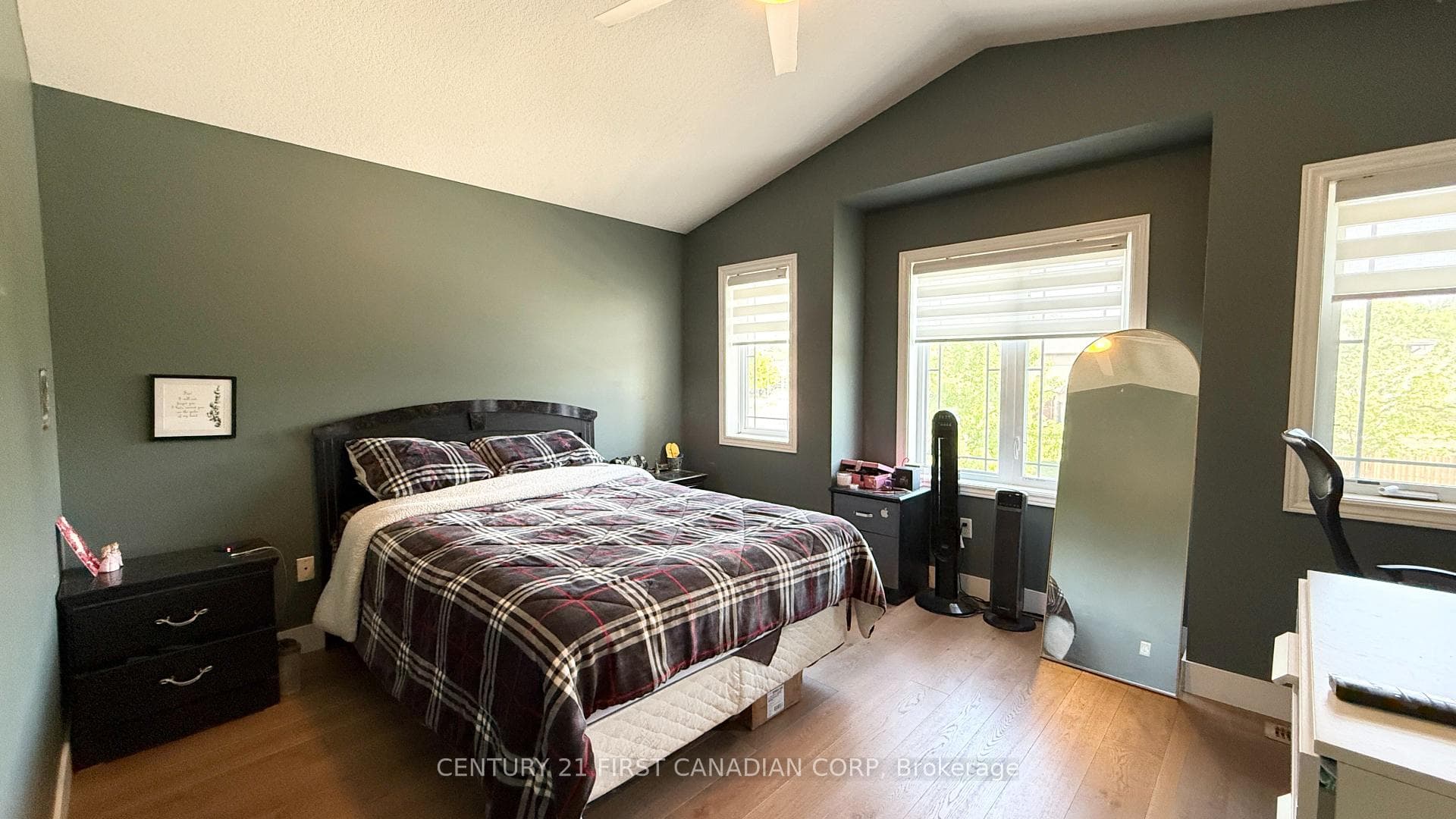 197 Baxter Street photo 20