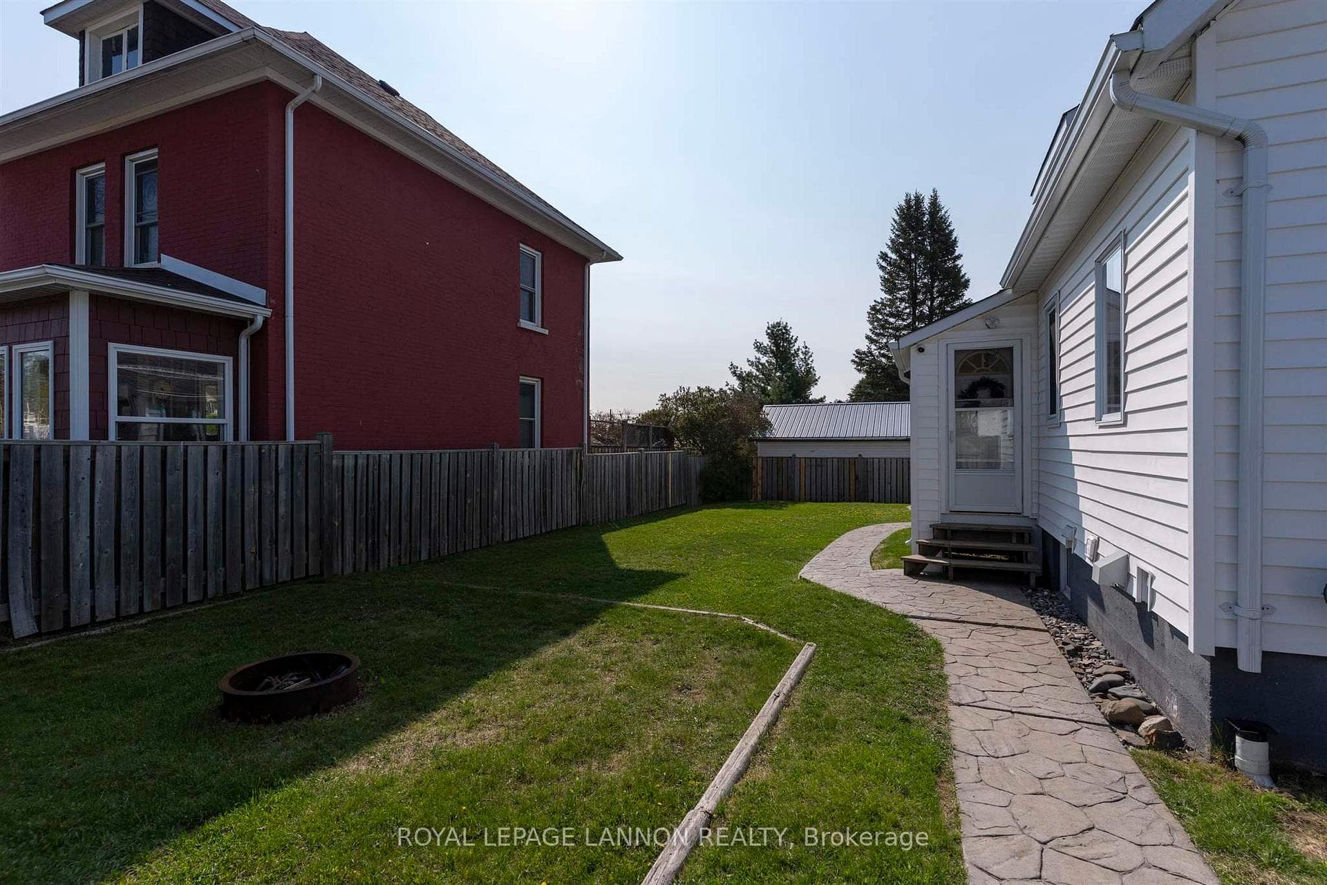 320 Wolseley Street photo 41
