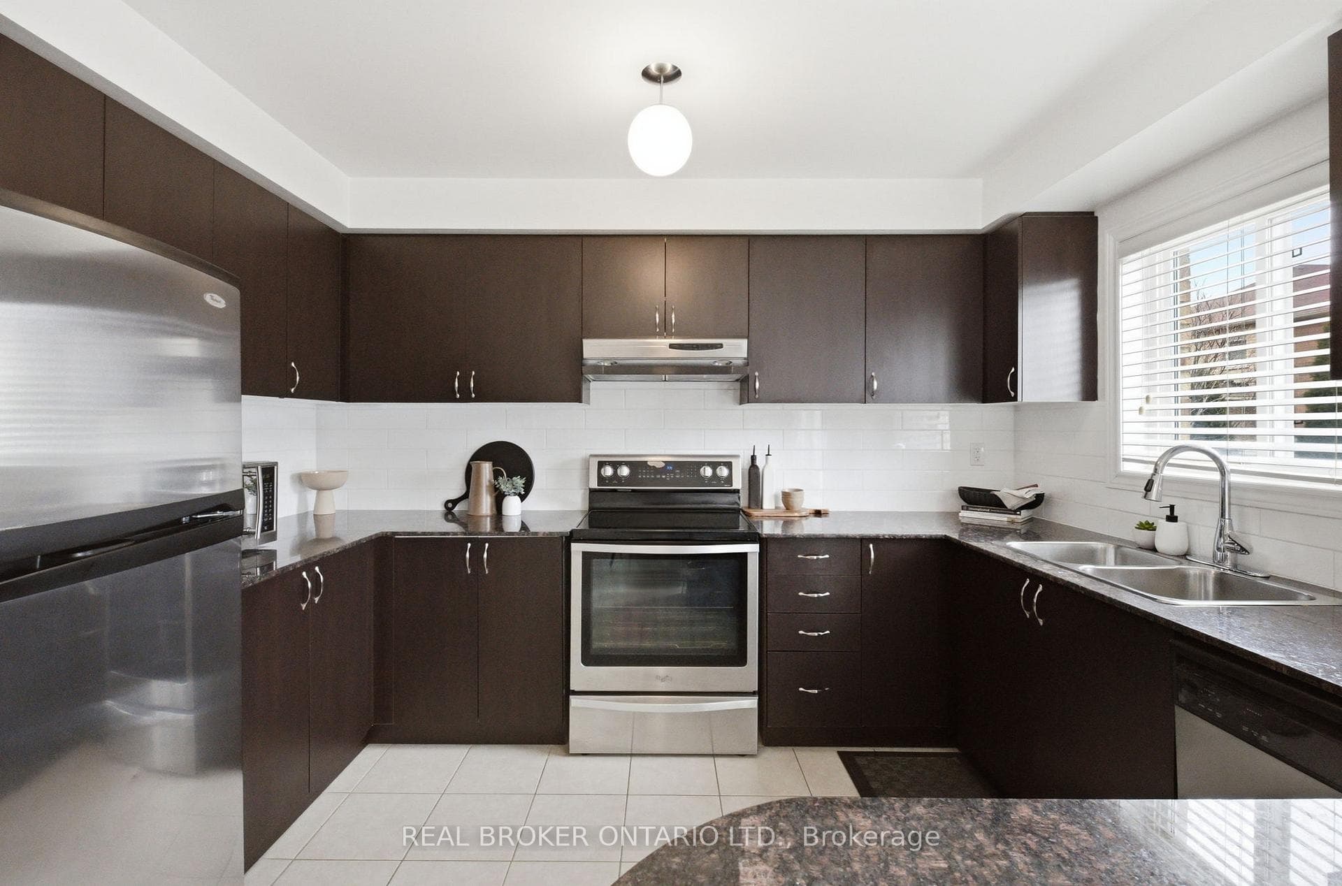 35 Harvest Hills Boulevard photo 14