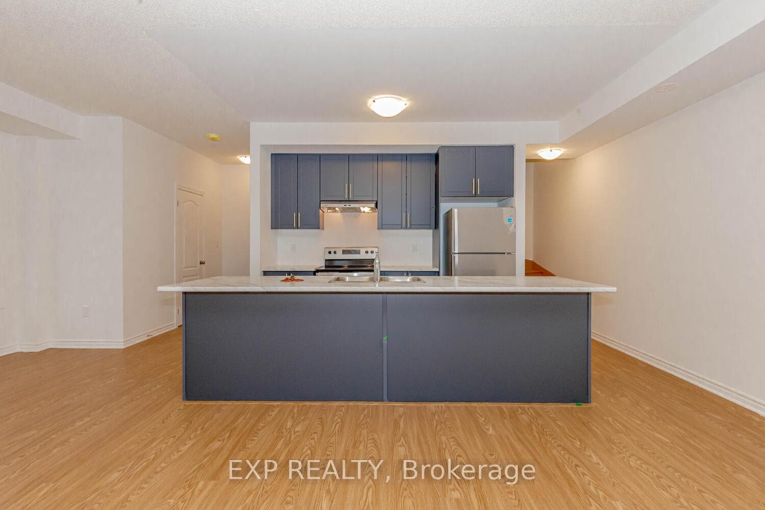 21 SPRINGDALE Avenue Unit 94 photo 4
