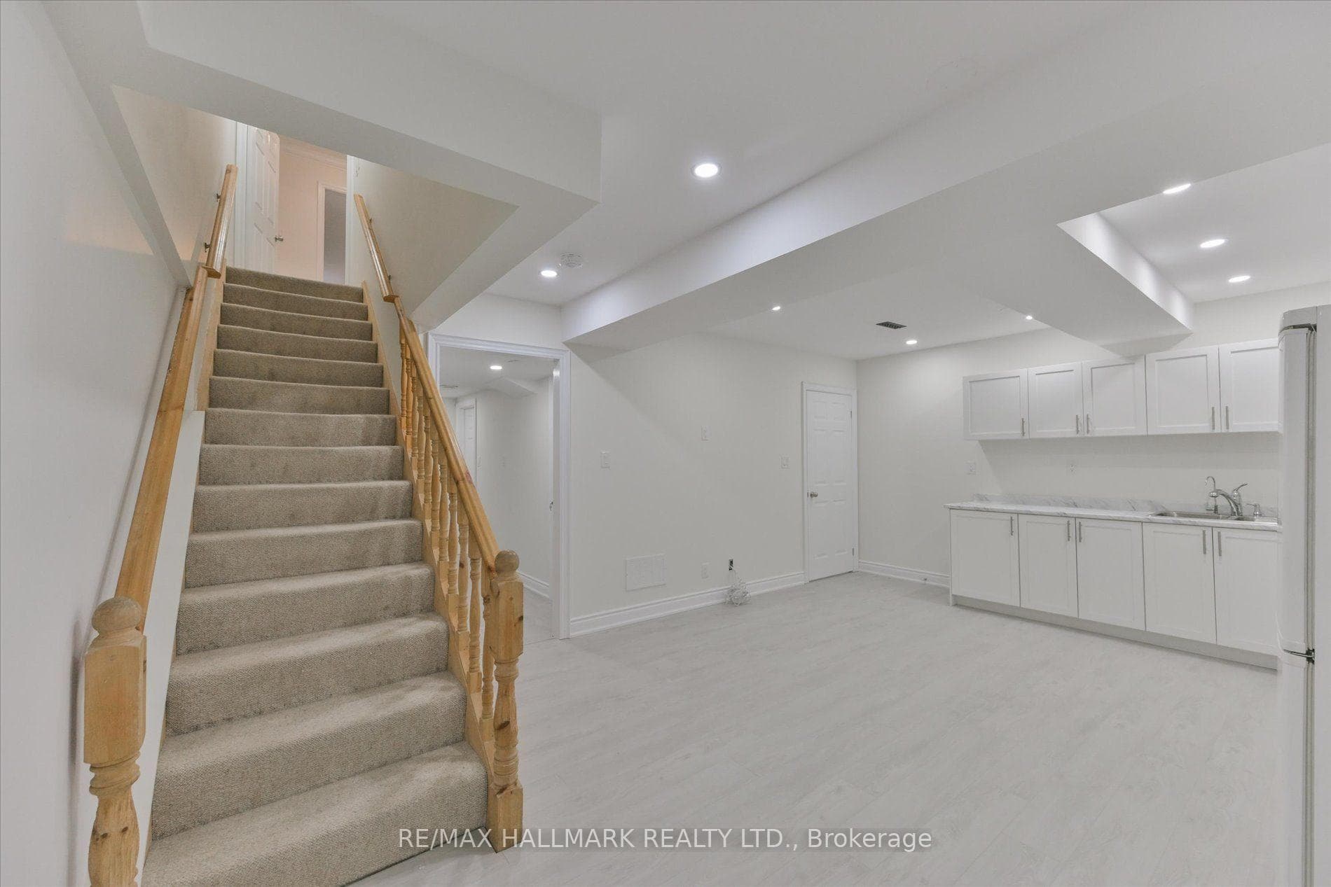 13918 Leslie Street photo 27