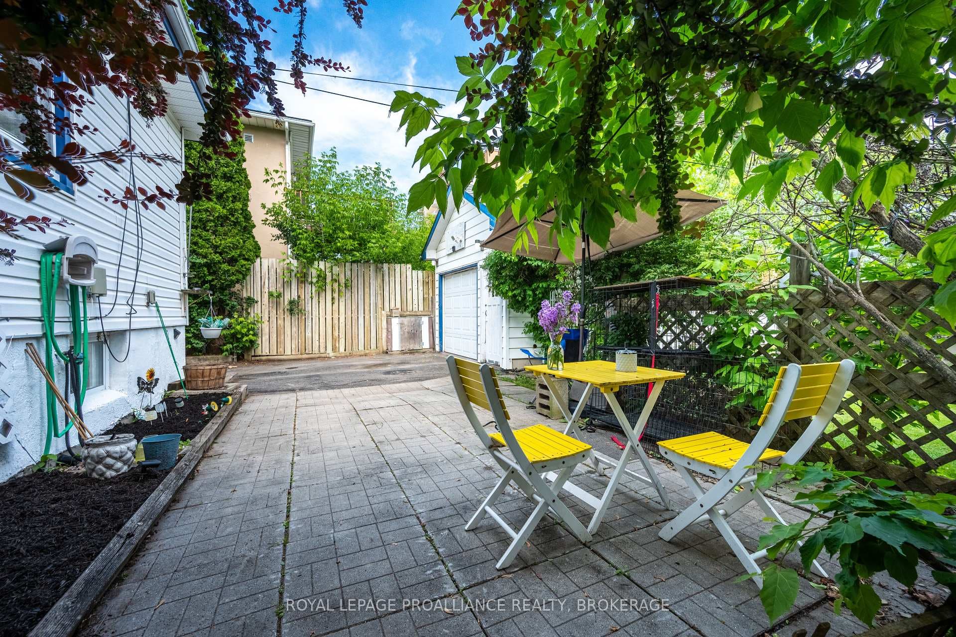260 Elmwood Street photo 33