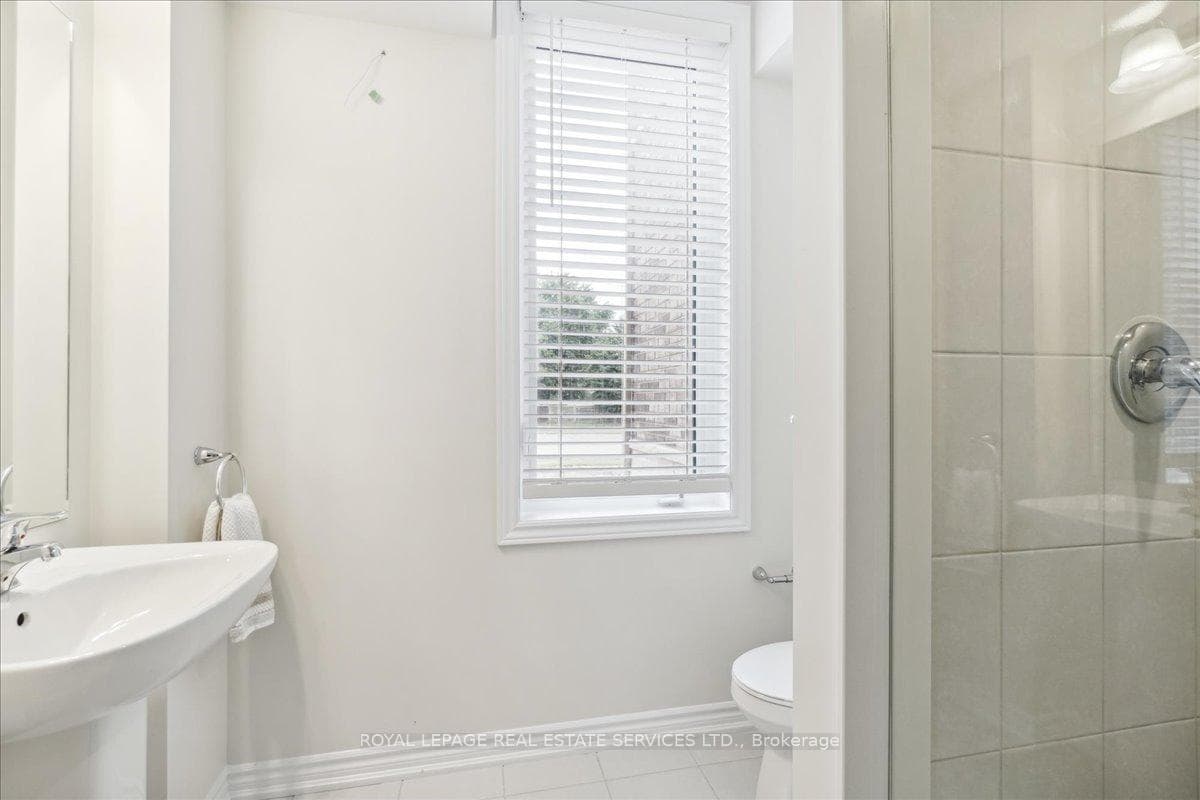 2096 FAIRMONT Common photo 8