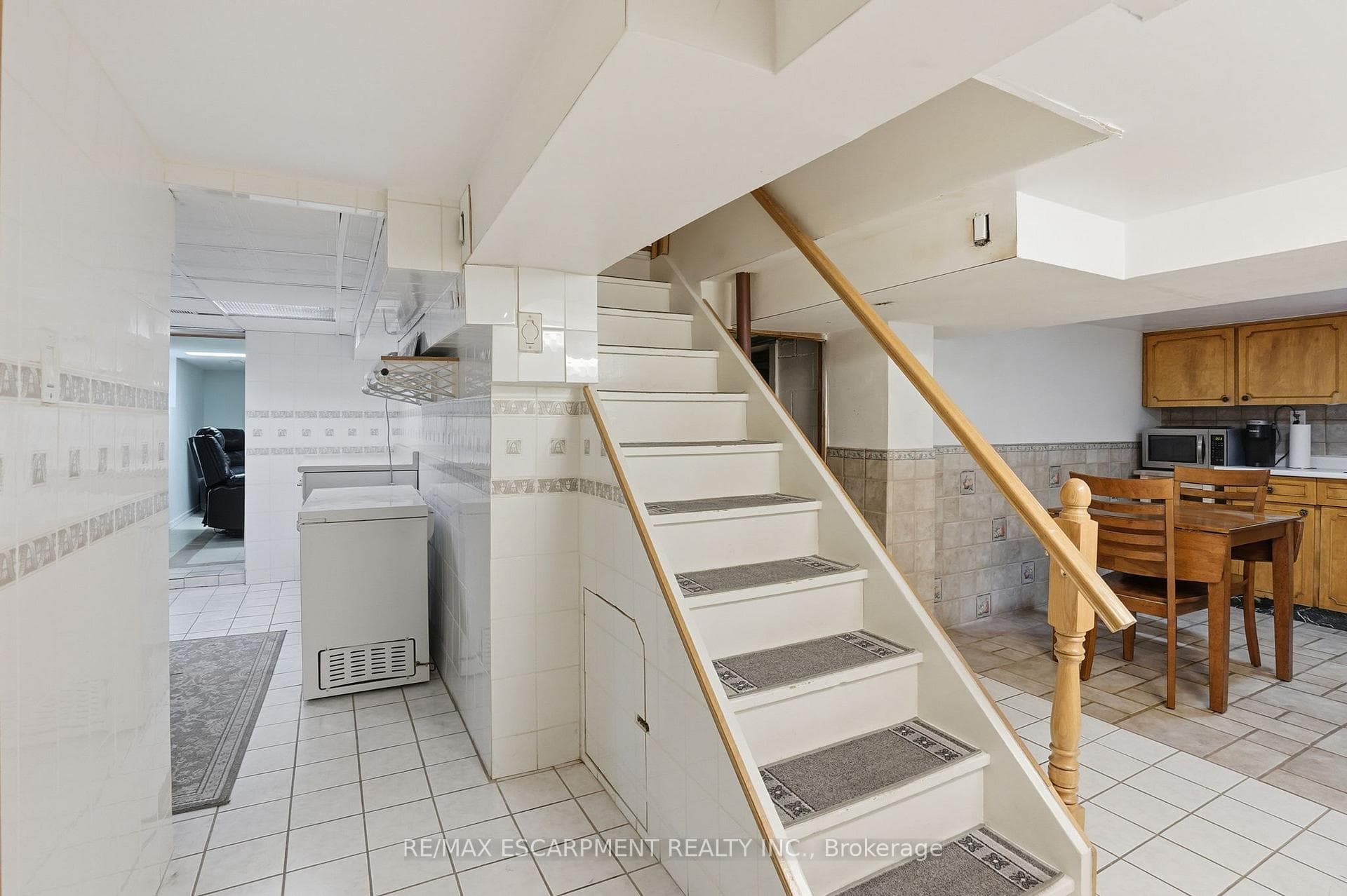 17 Tuxedo Avenue photo 39