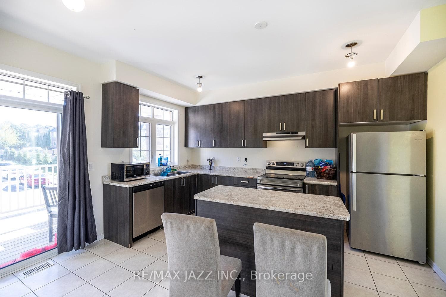 517 Old Harwood Avenue photo 8