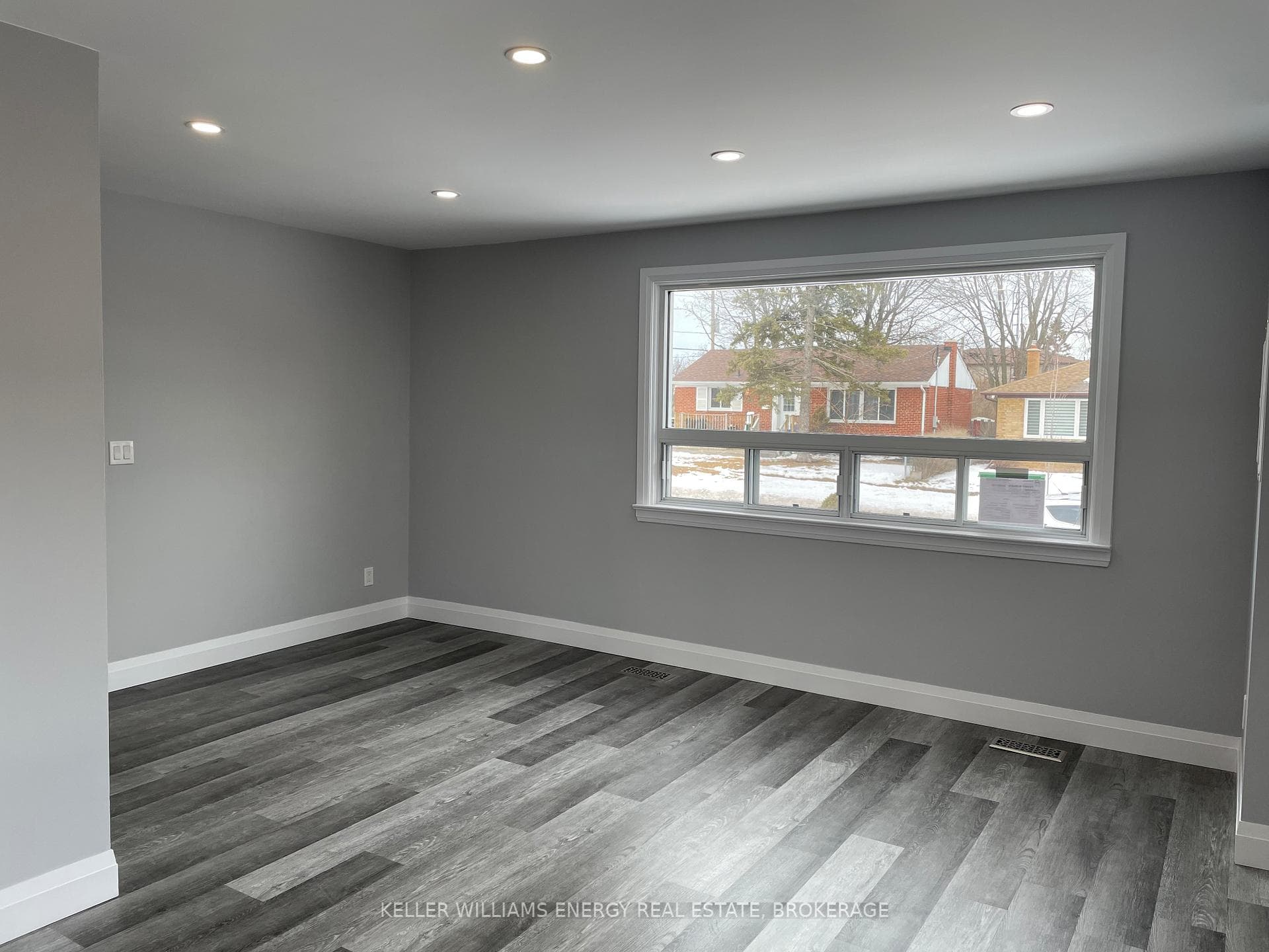 339 Jasper Avenue photo 7