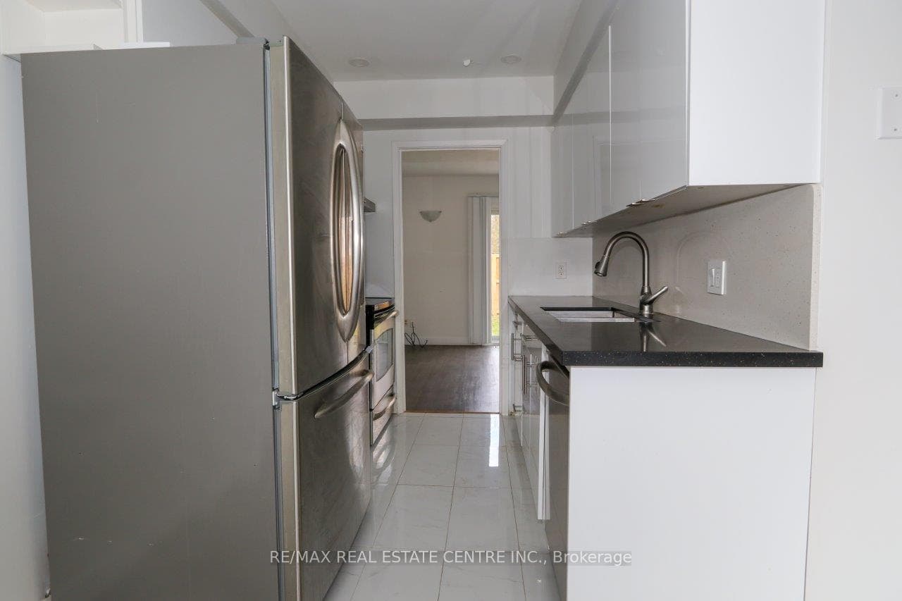 411 Keats Way Unit 1 photo 15
