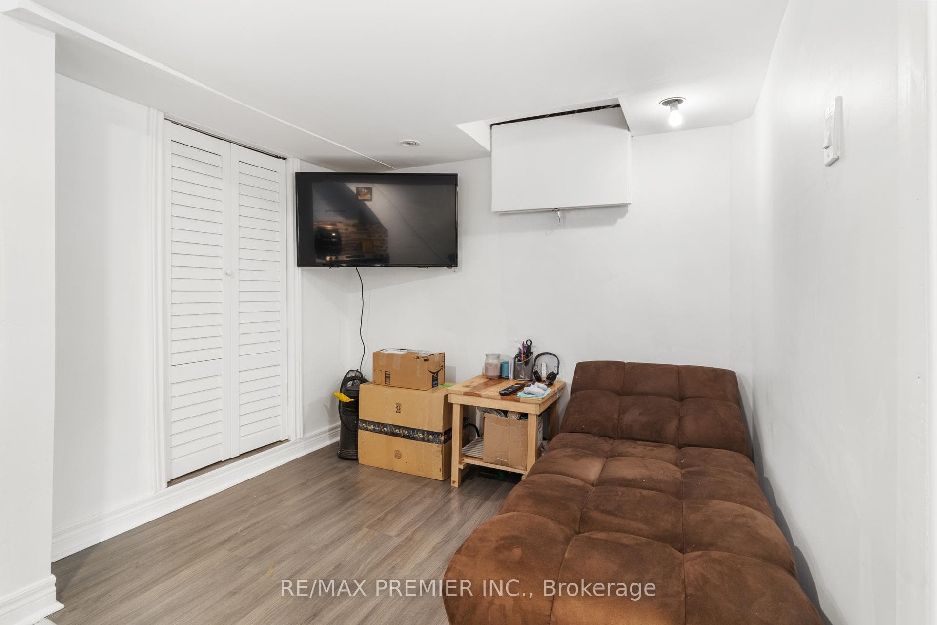 224 John Street photo 29