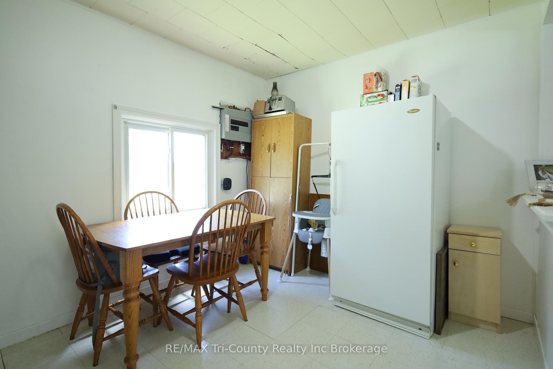 4942 59 Highway photo 10