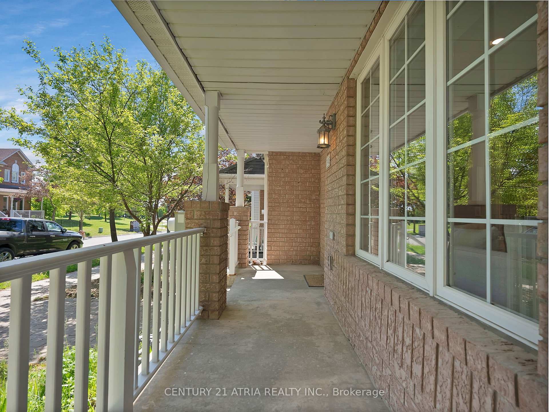 143 Baywell Crescent photo 3